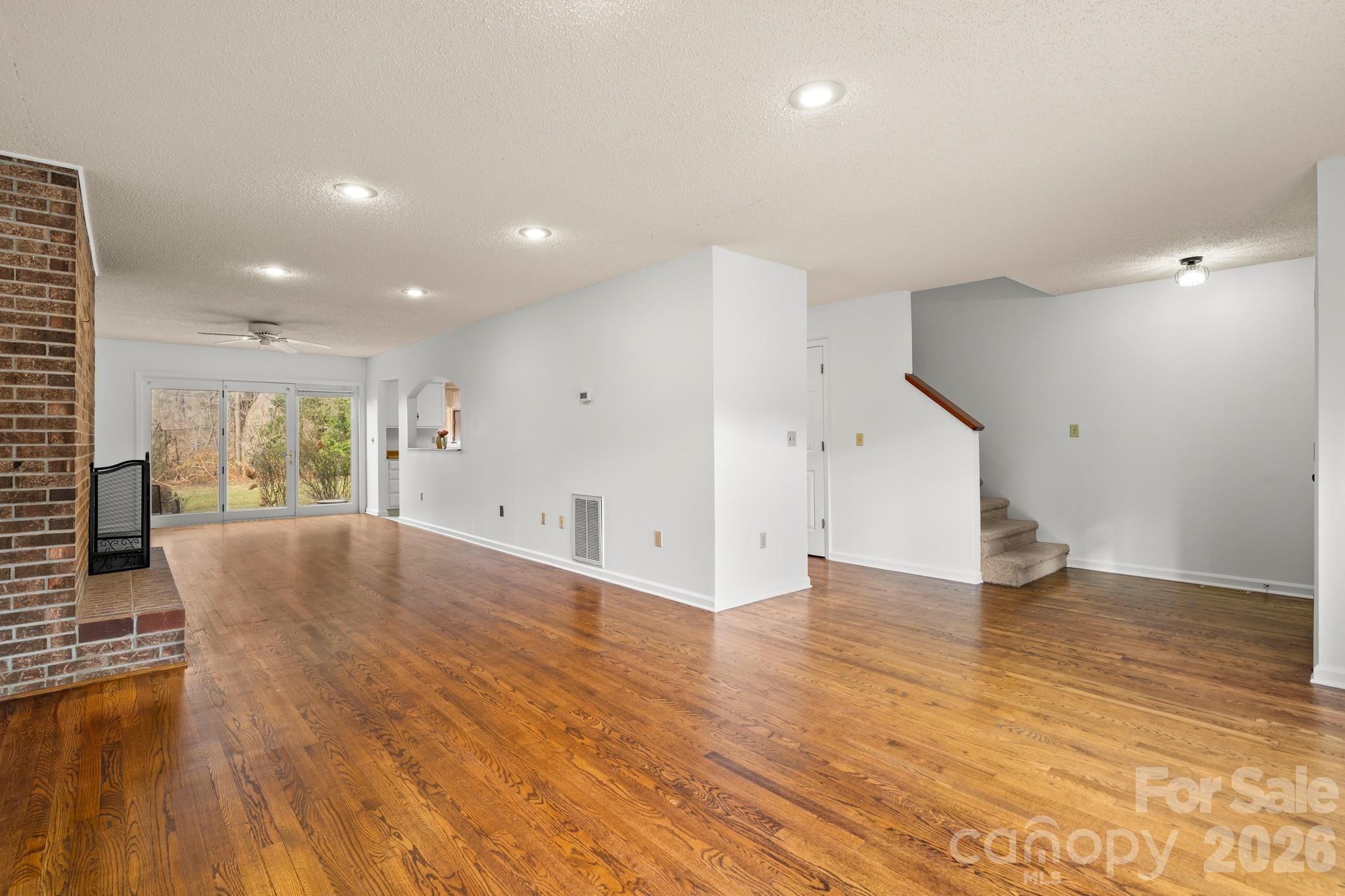 103 Pebble Creek Drive Property Photo 4