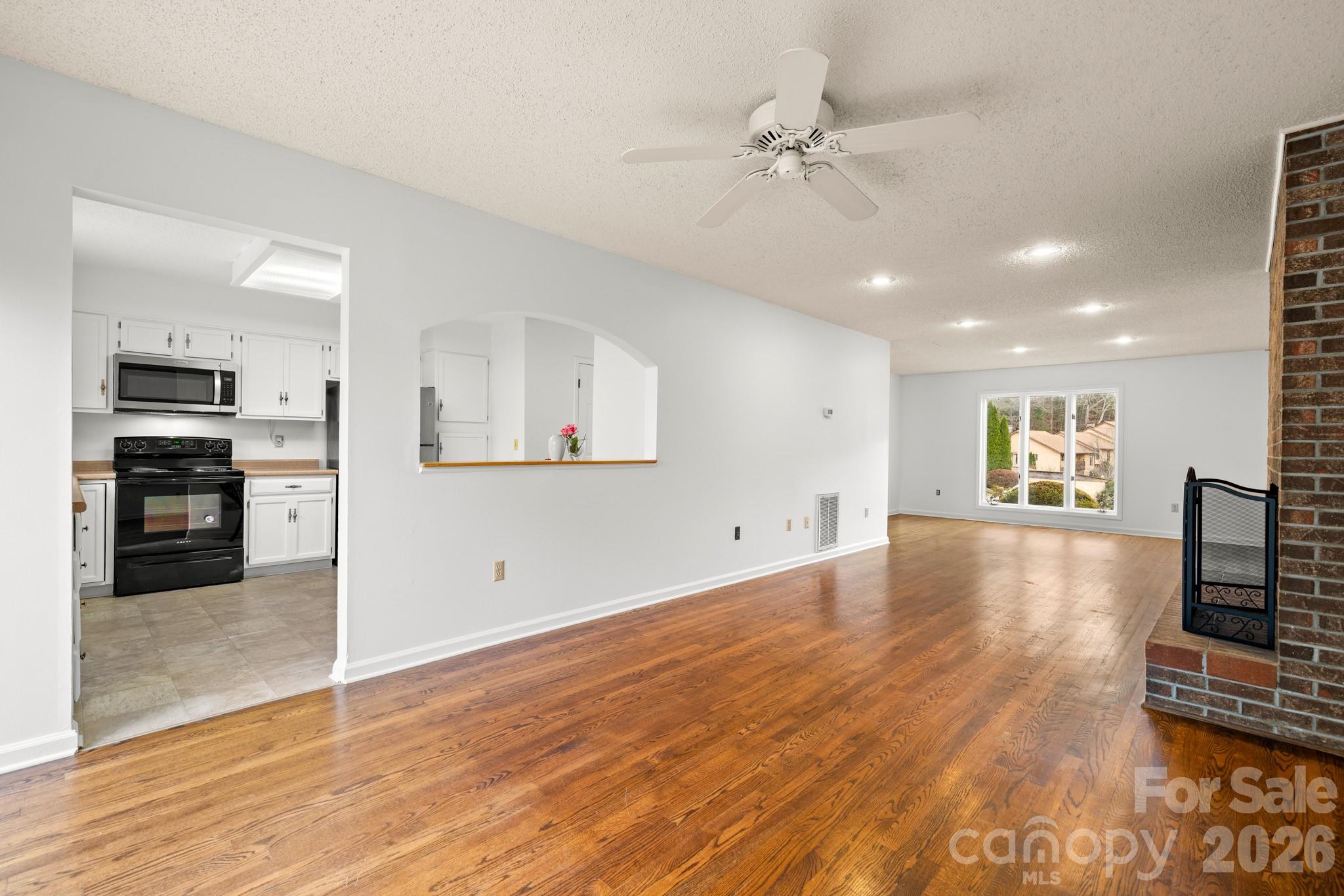 103 Pebble Creek Drive Property Photo 8