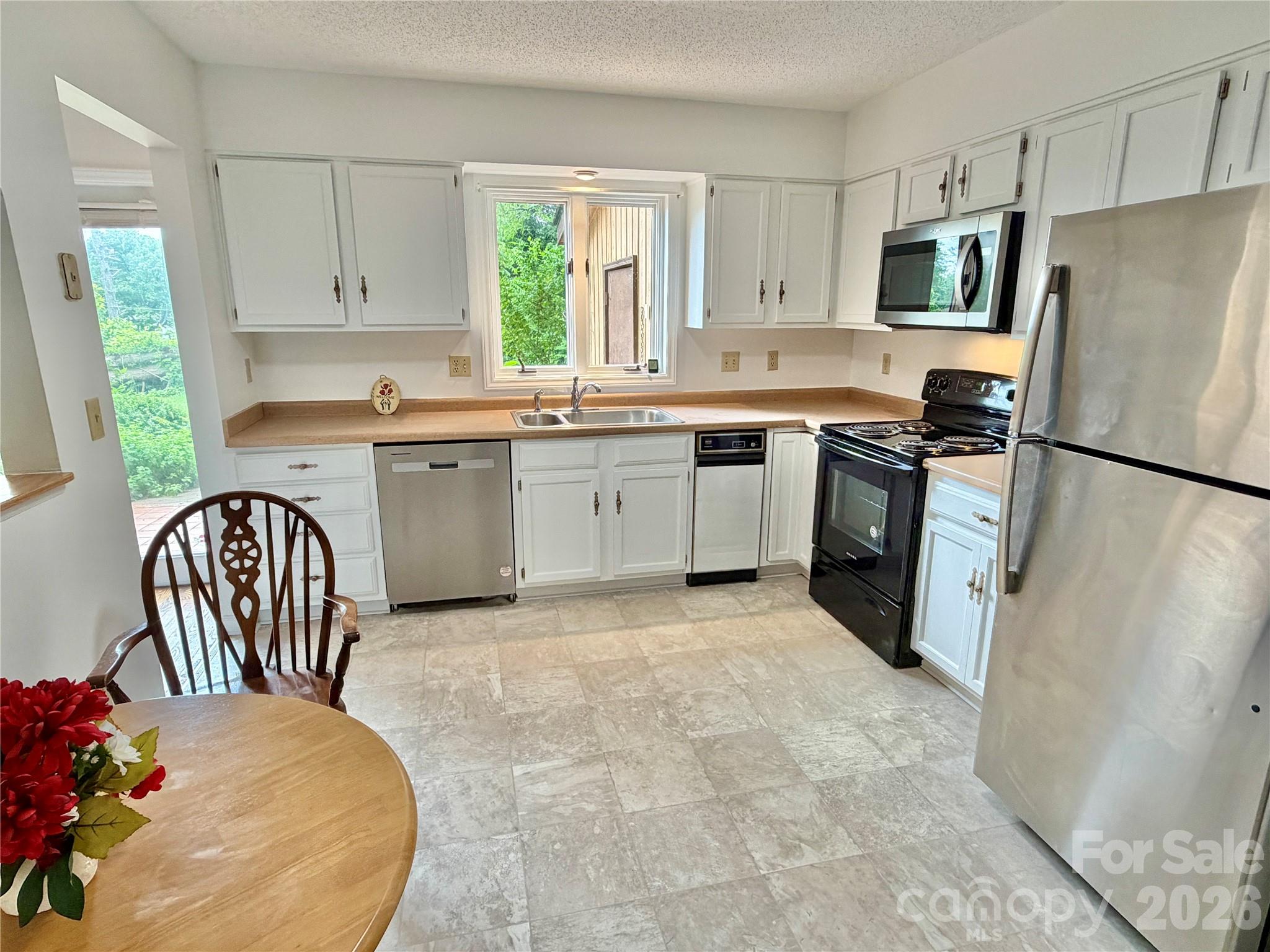 103 Pebble Creek Drive Property Photo 13