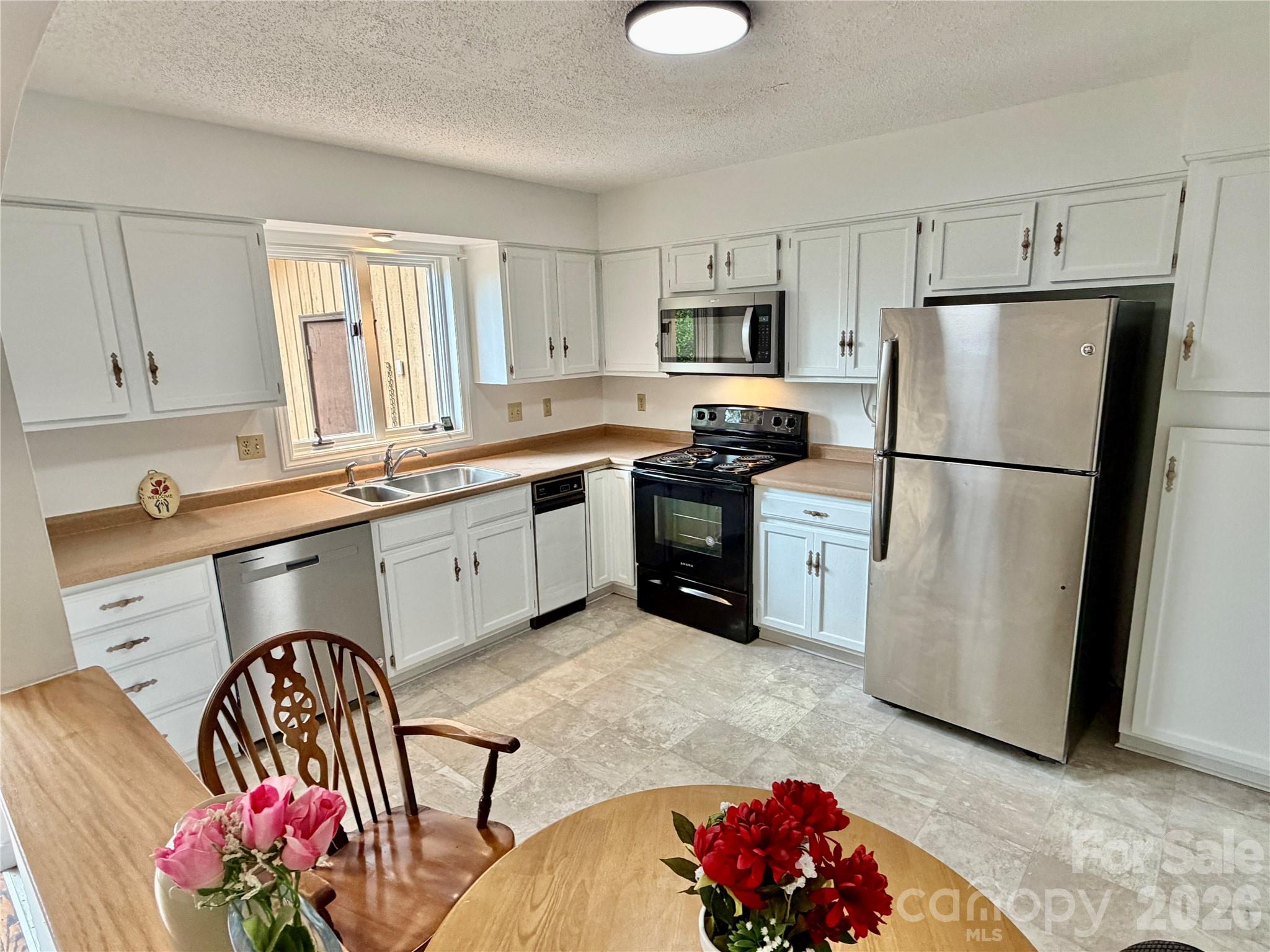 103 Pebble Creek Drive Property Photo 14
