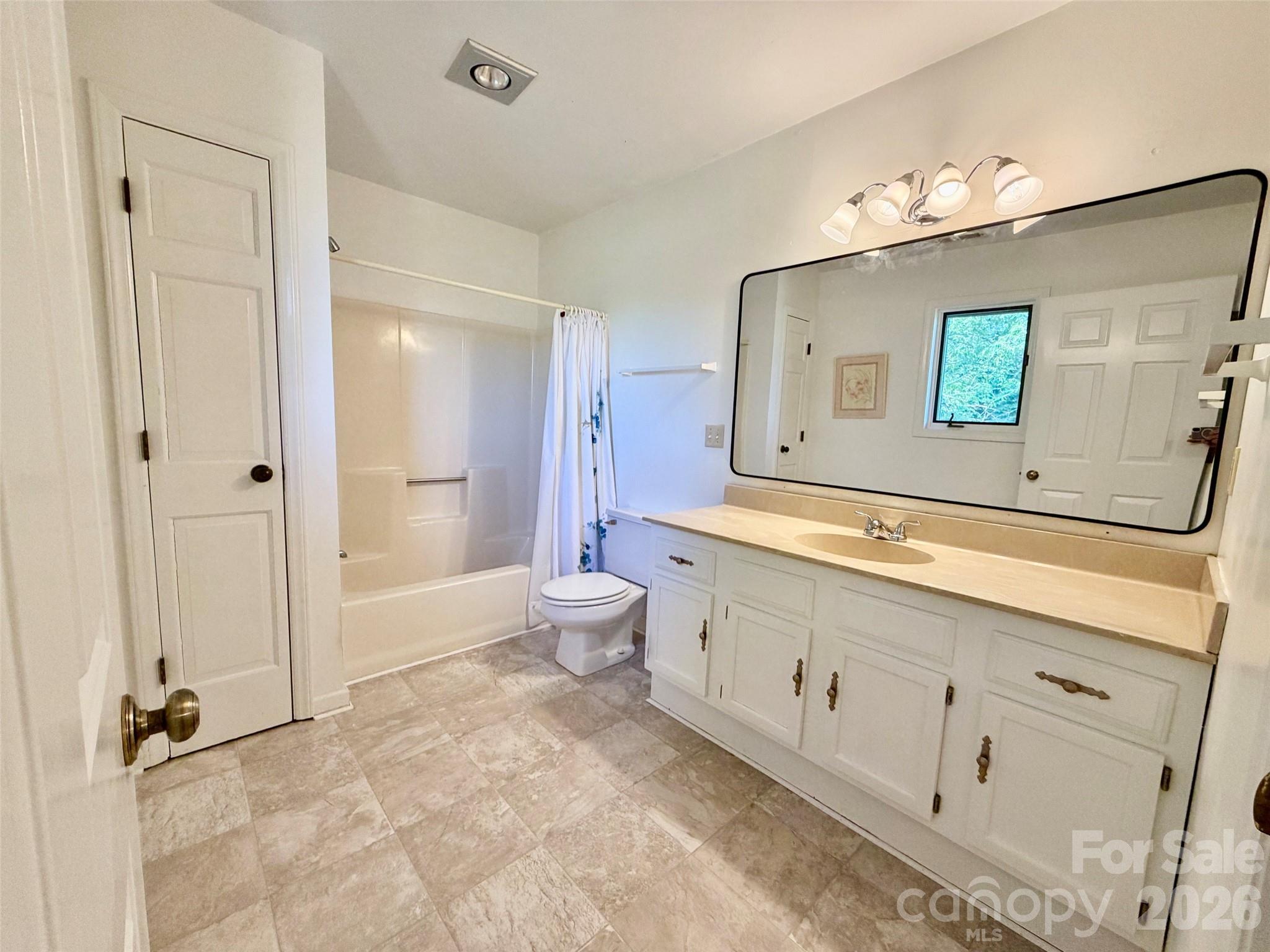 103 Pebble Creek Drive Property Photo 23