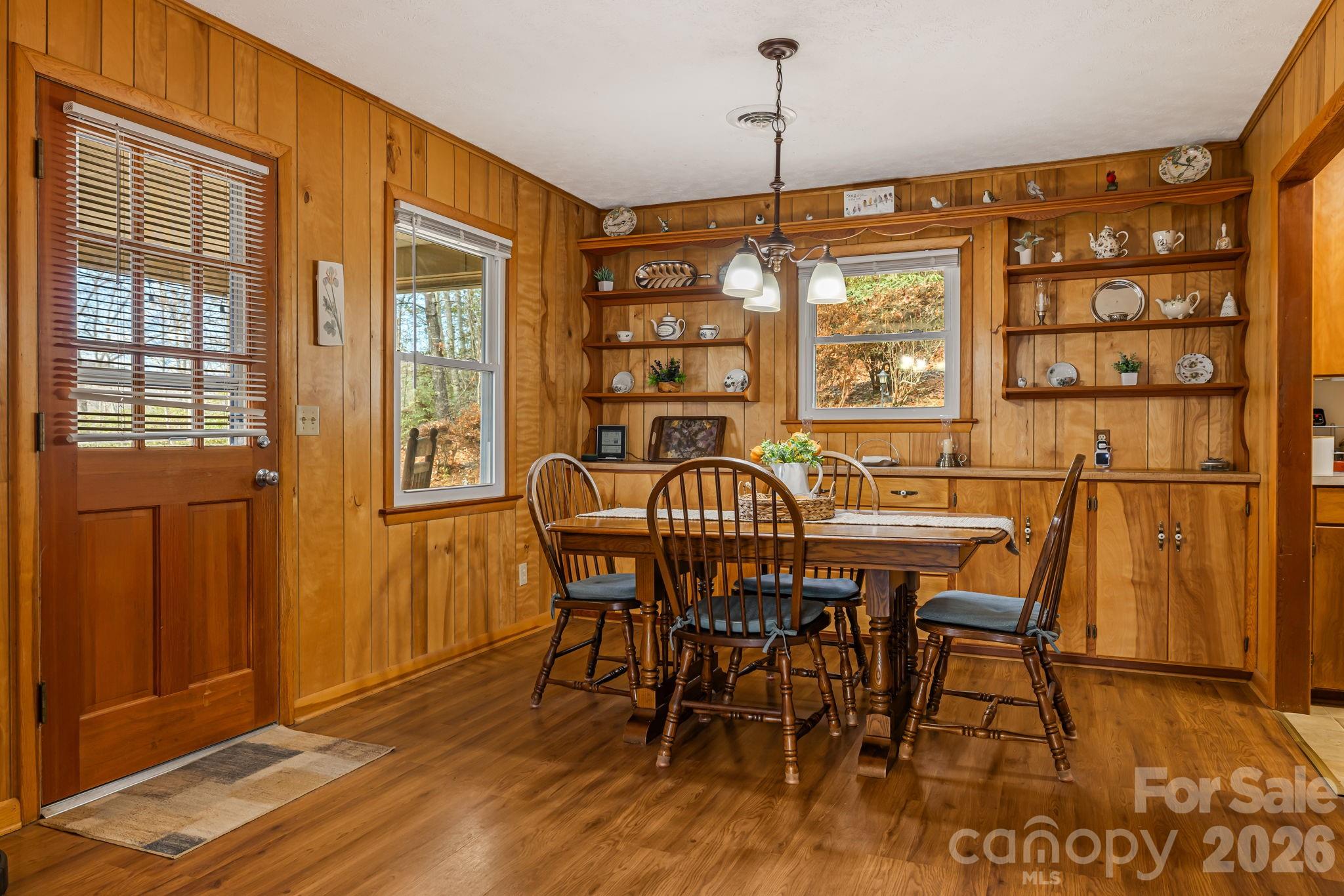 65 Roy Lane Property Photo 6