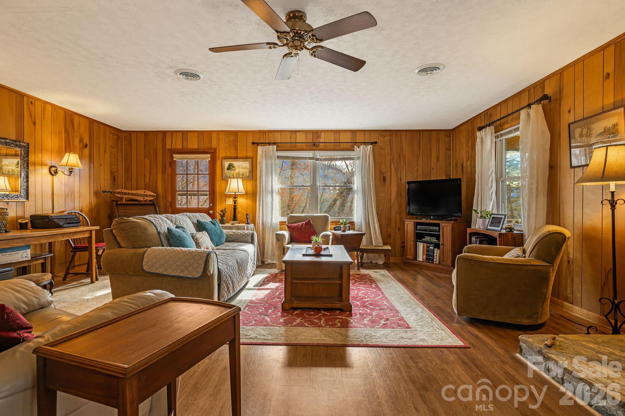 65 Roy Lane Property Photo 9