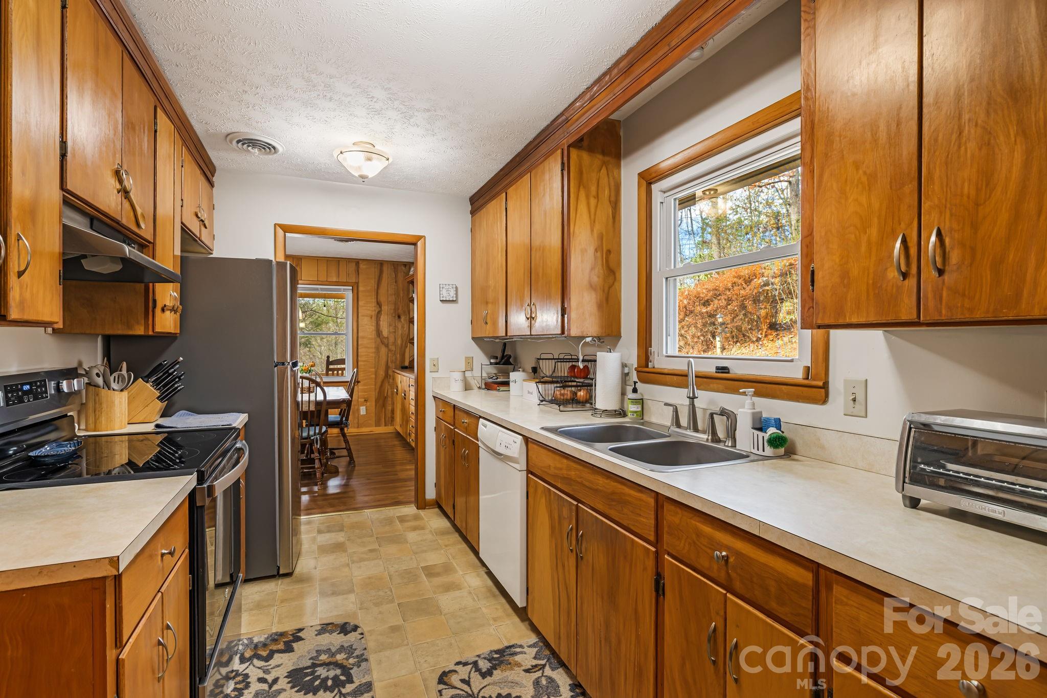 65 Roy Lane Property Photo 14