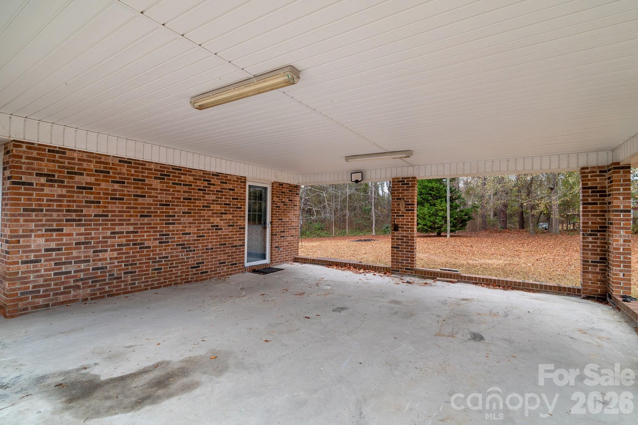 304 West Street Property Photo 3
