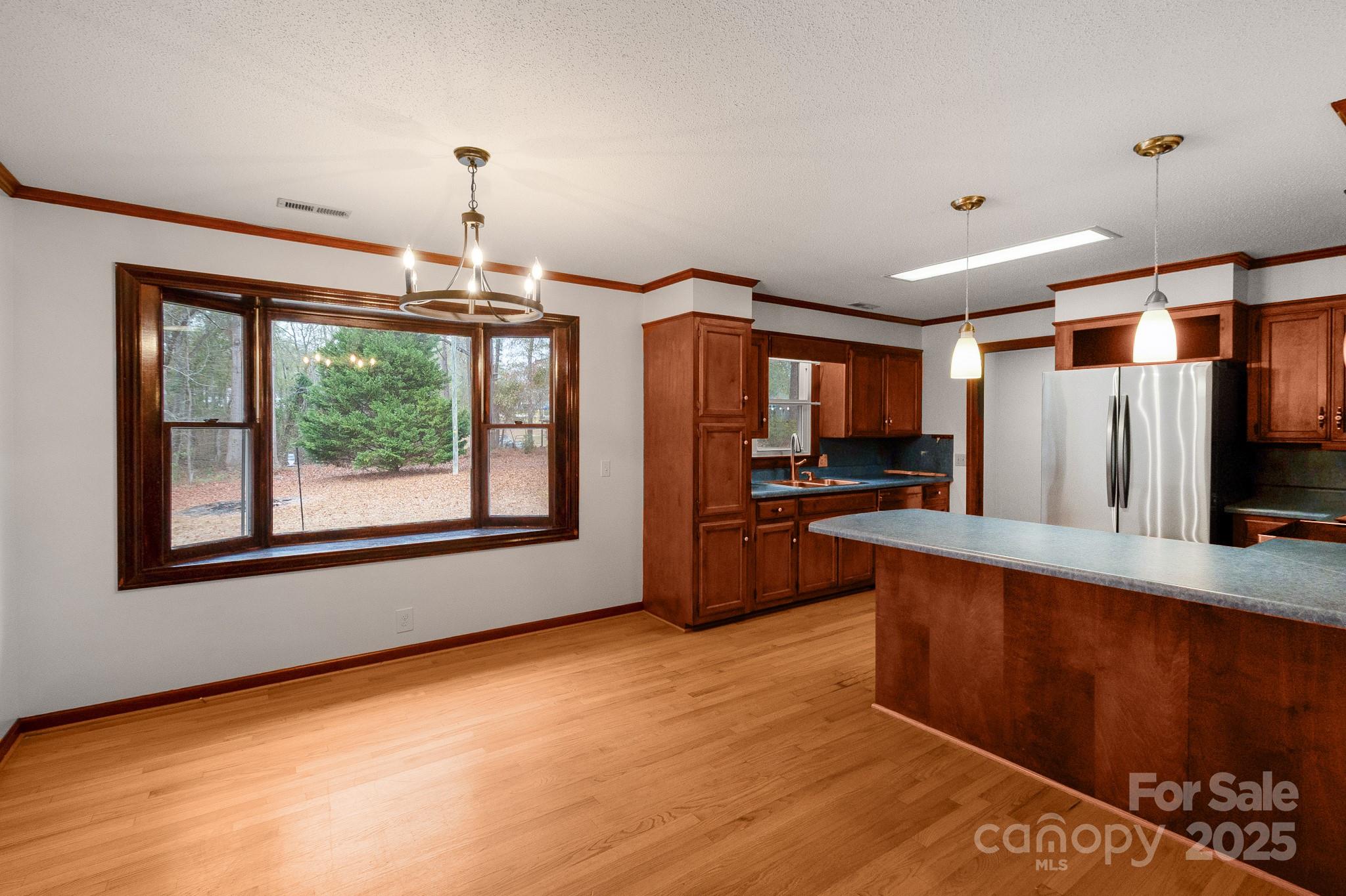 304 West Street Property Photo 8
