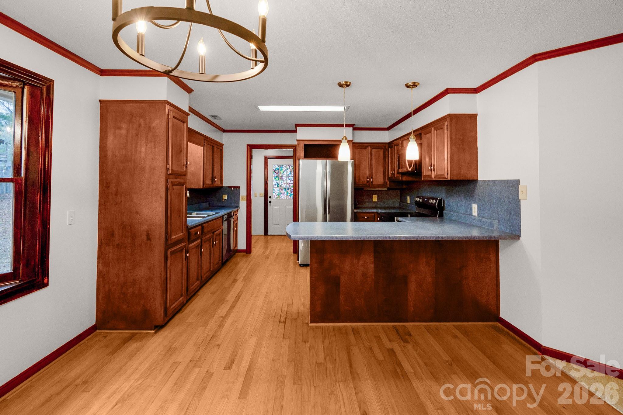 304 West Street Property Photo 9