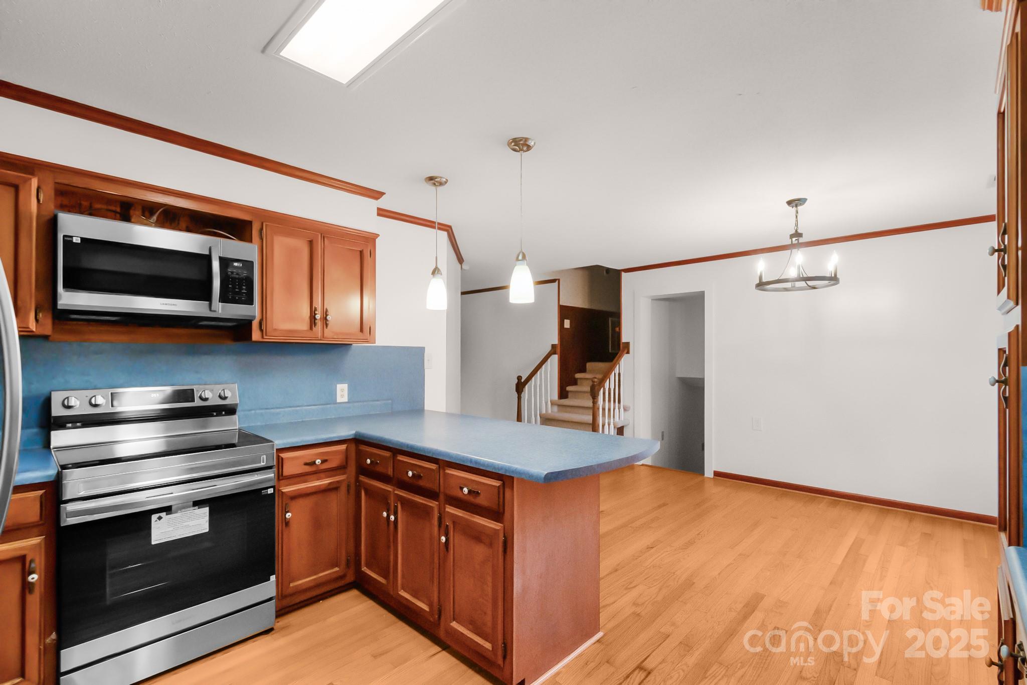 304 West Street Property Photo 11