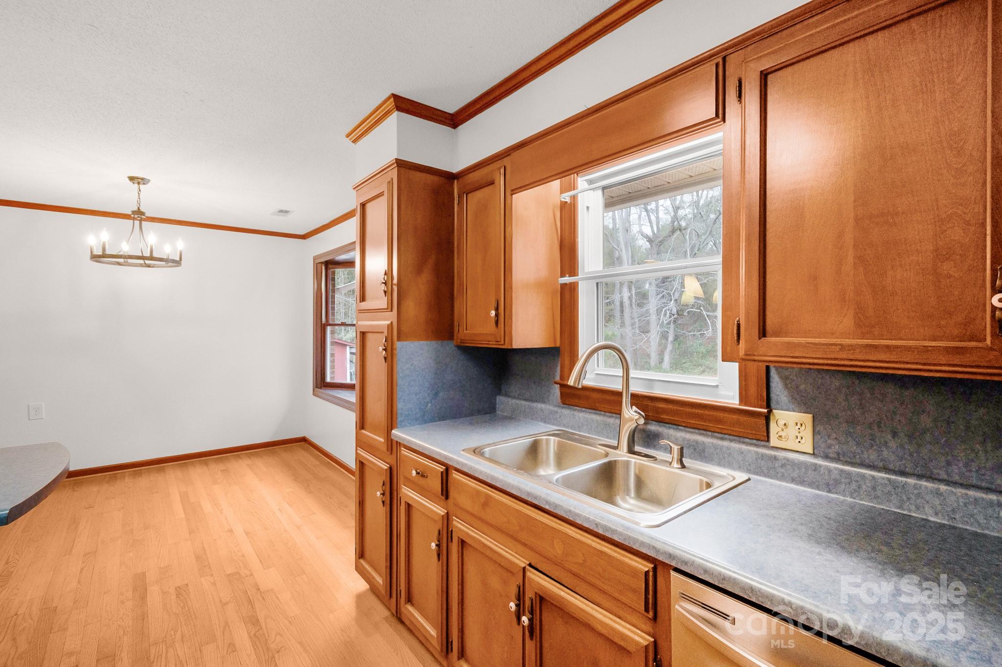 304 West Street Property Photo 12