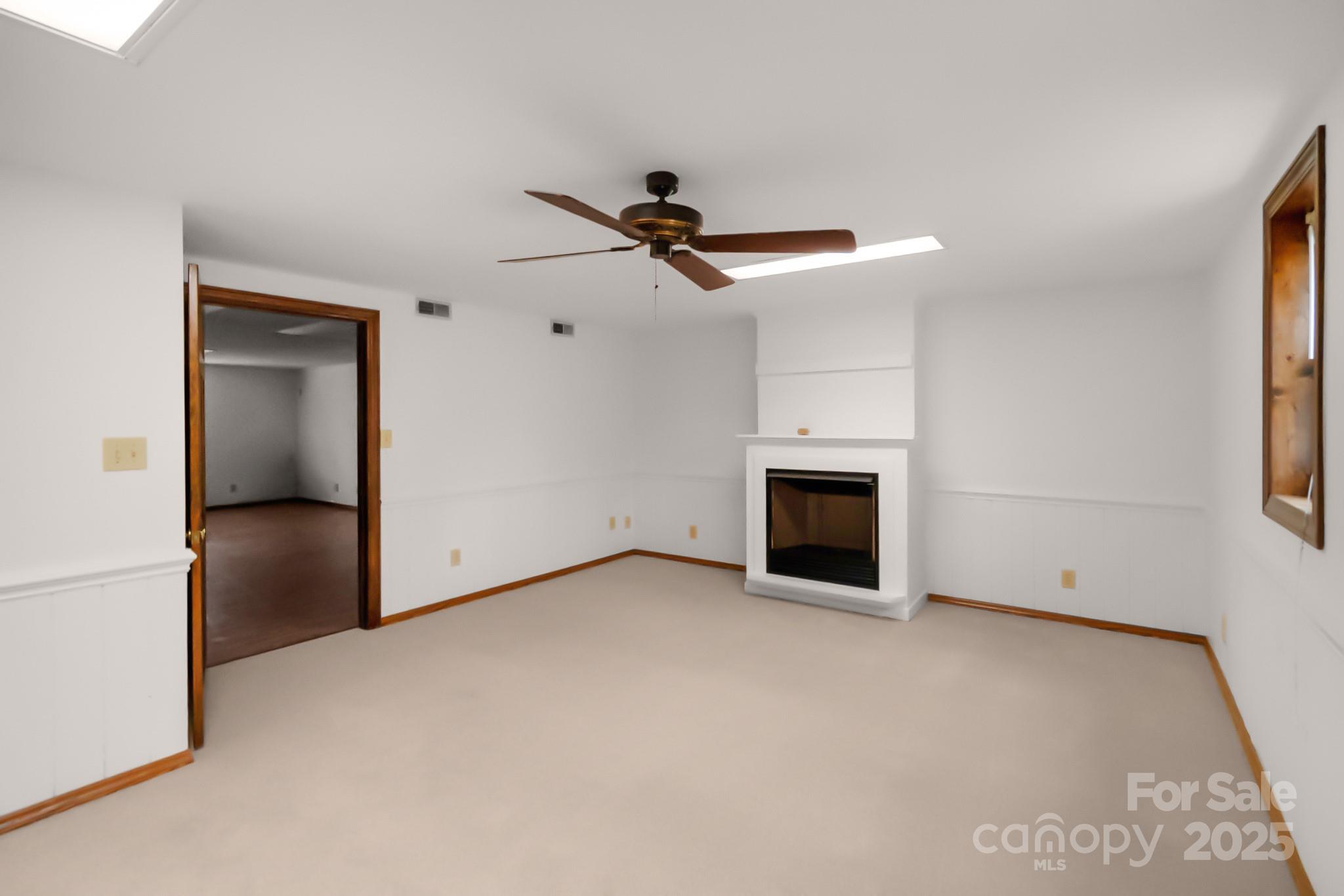 304 West Street Property Photo 17