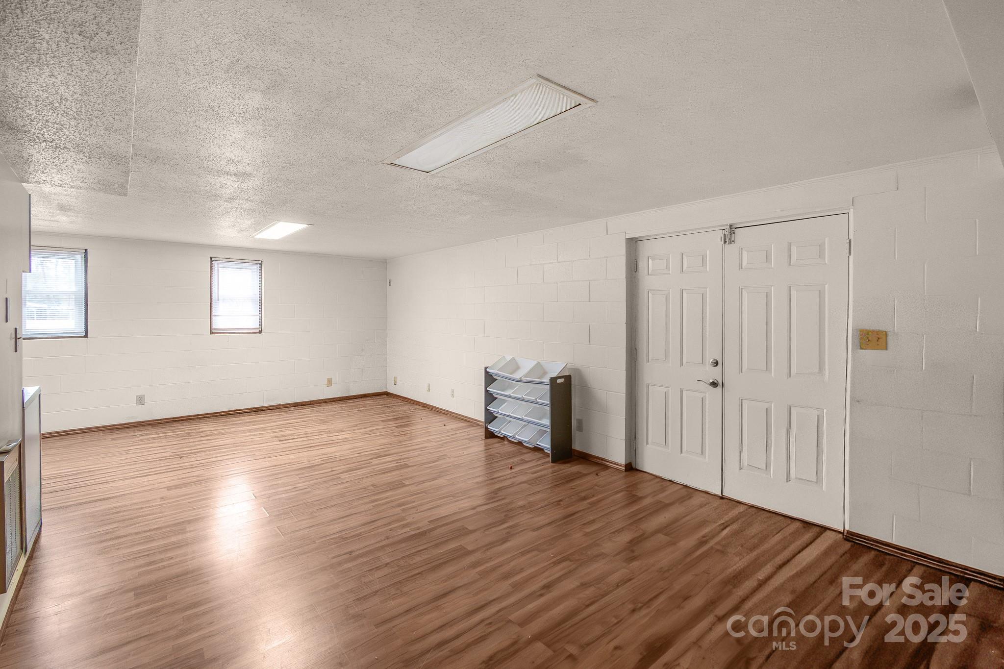 304 West Street Property Photo 19