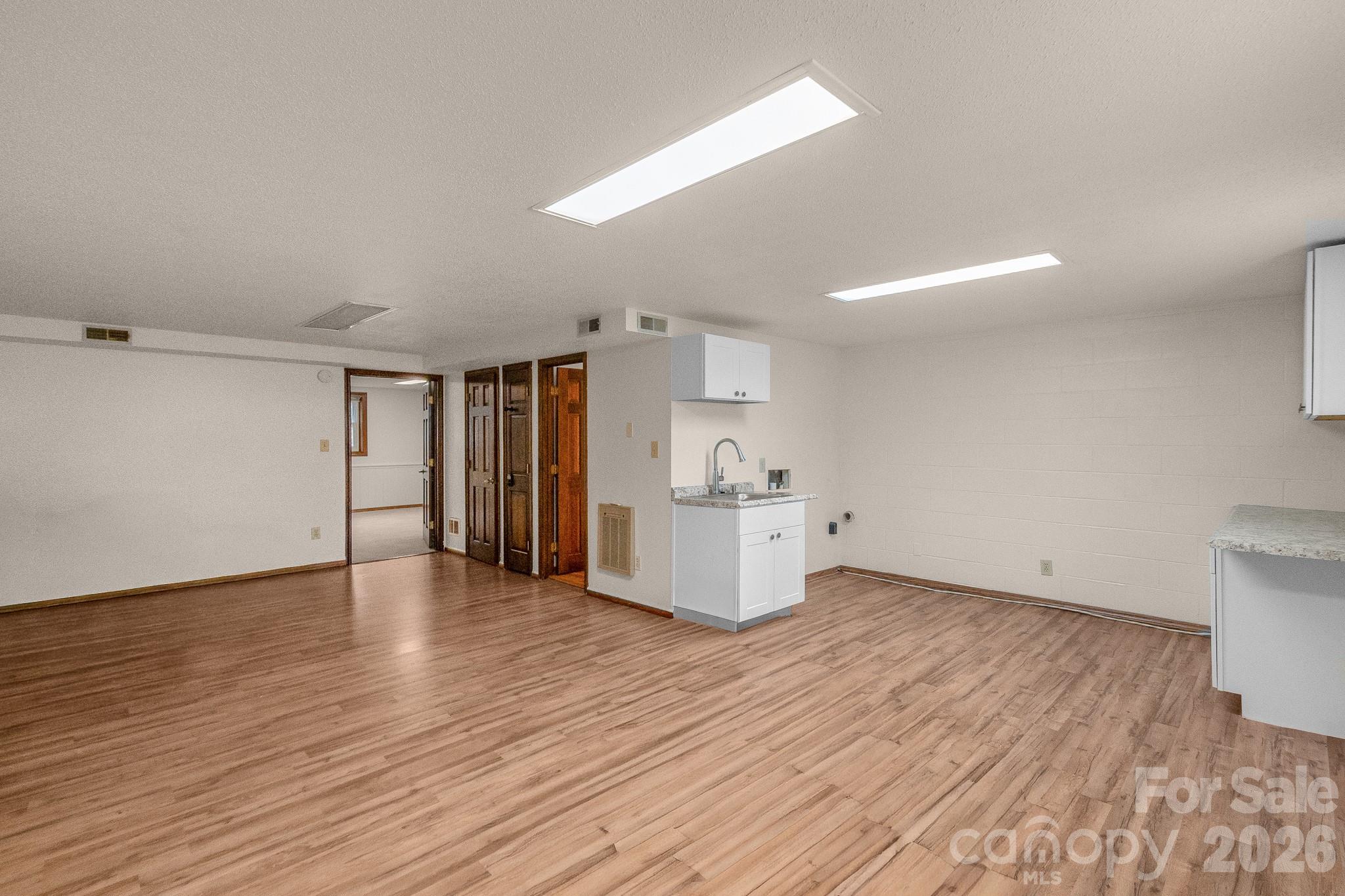 304 West Street Property Photo 20