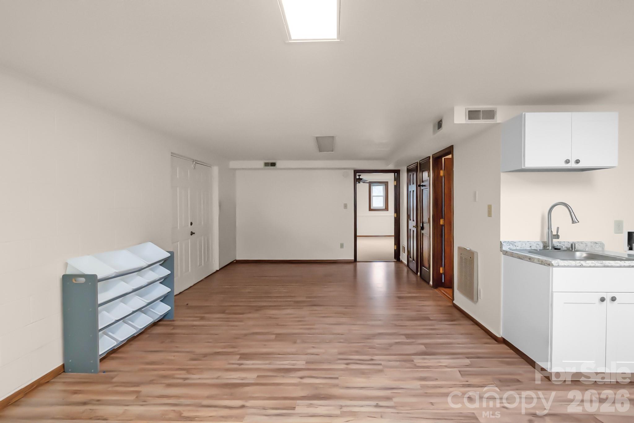 304 West Street Property Photo 21