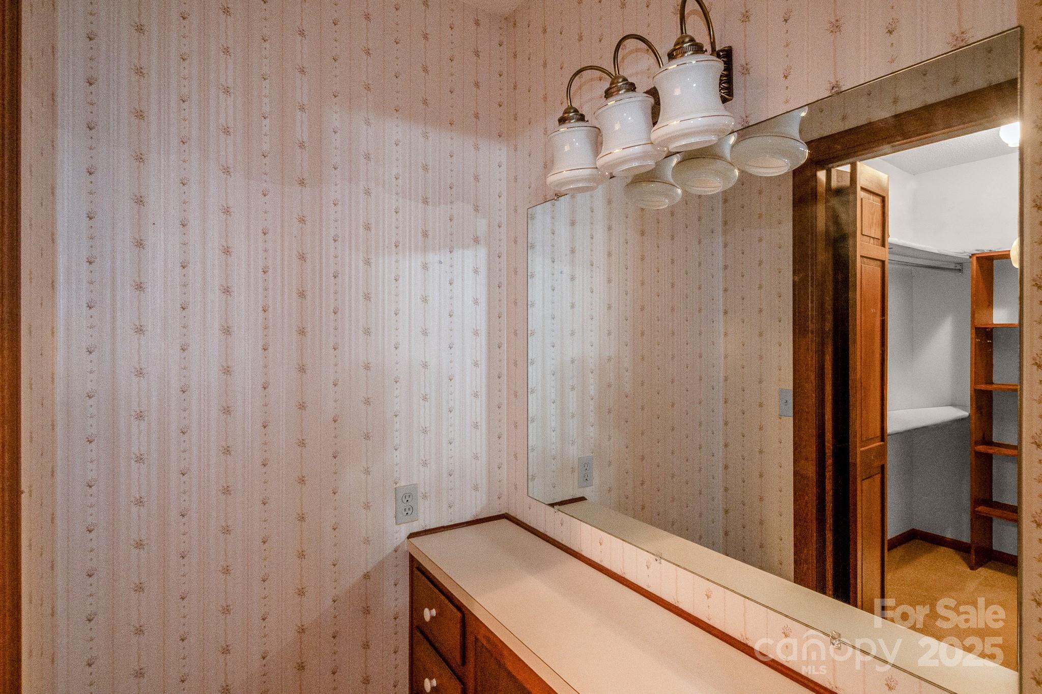 304 West Street Property Photo 22
