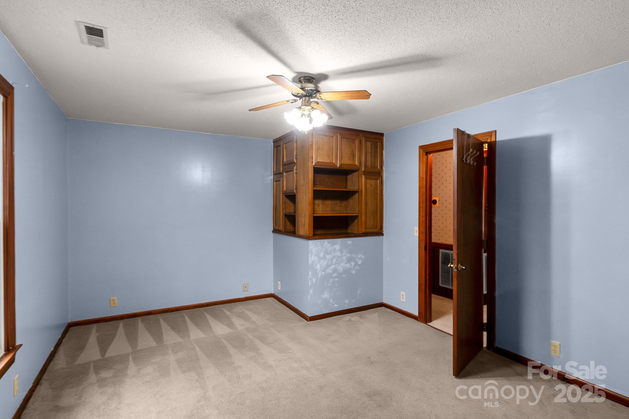 304 West Street Property Photo 24