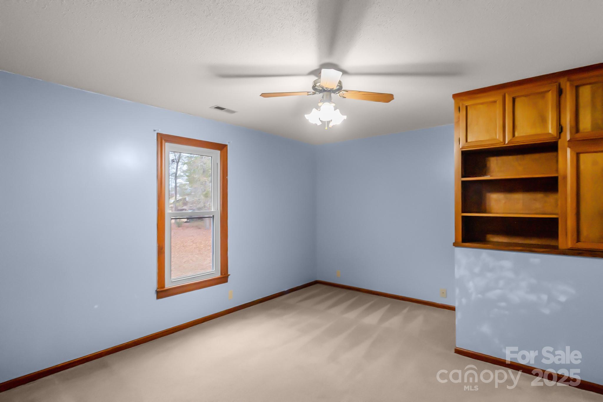 304 West Street Property Photo 25