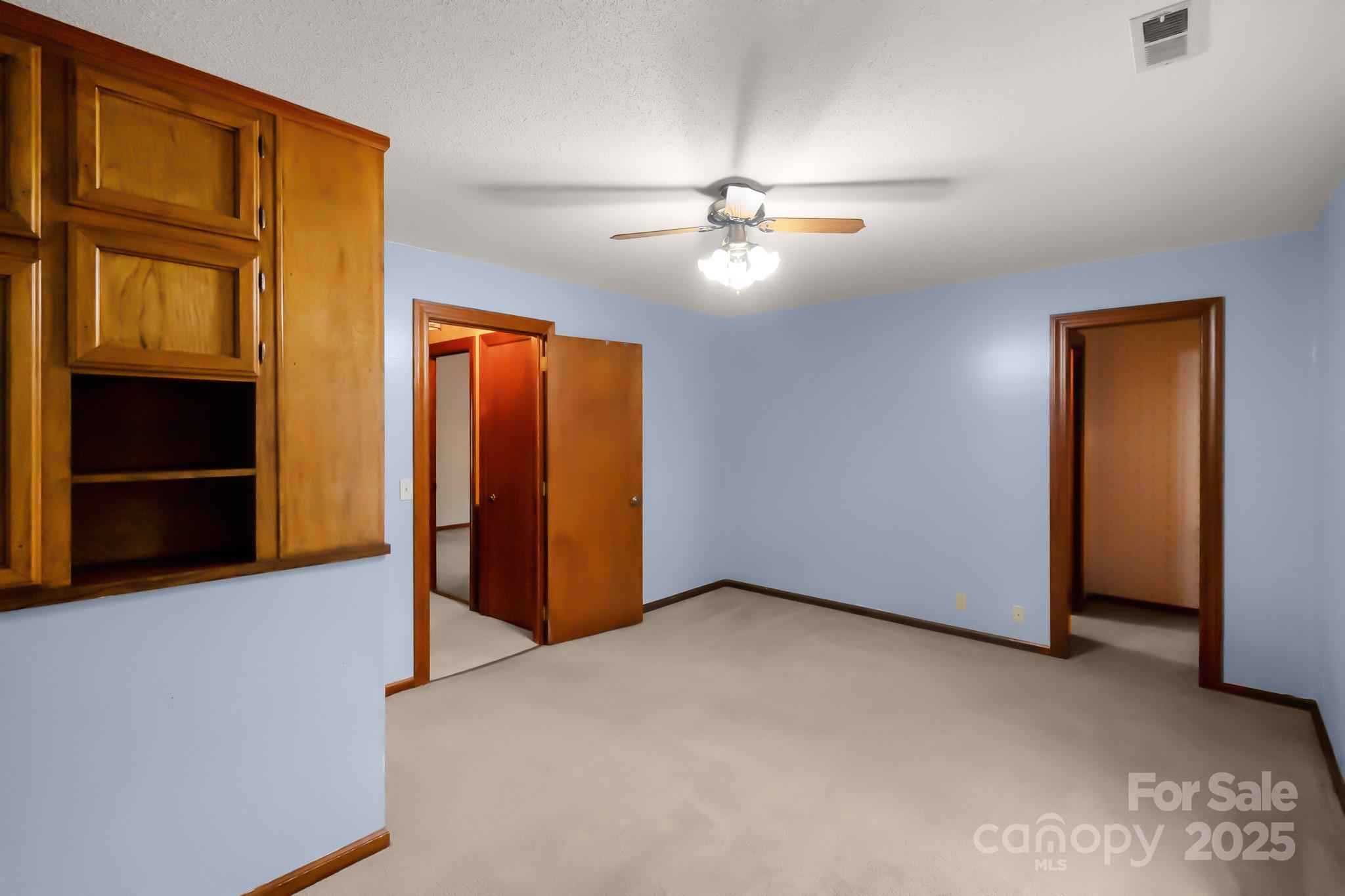 304 West Street Property Photo 26
