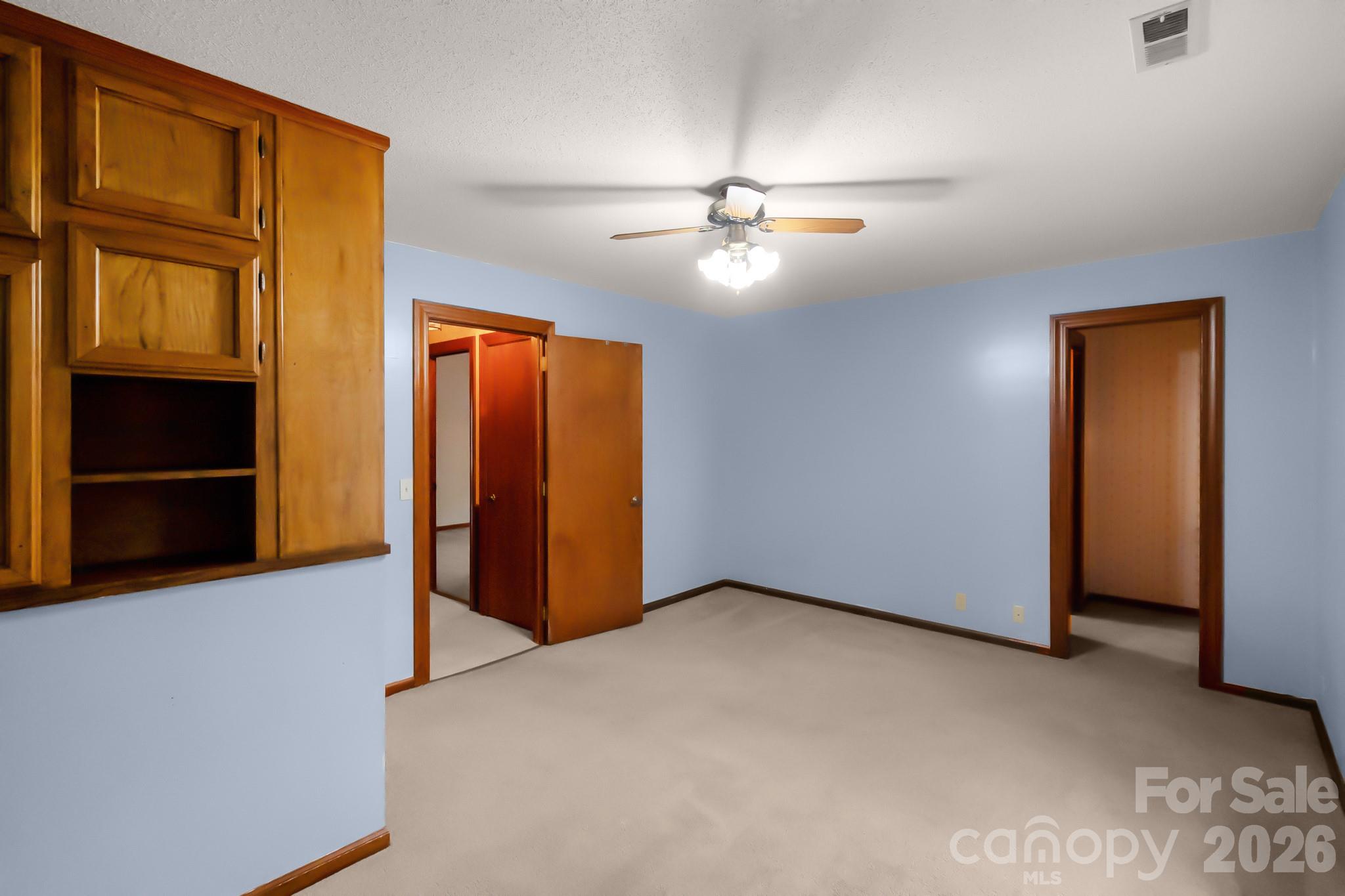 304 West Street Property Photo 26