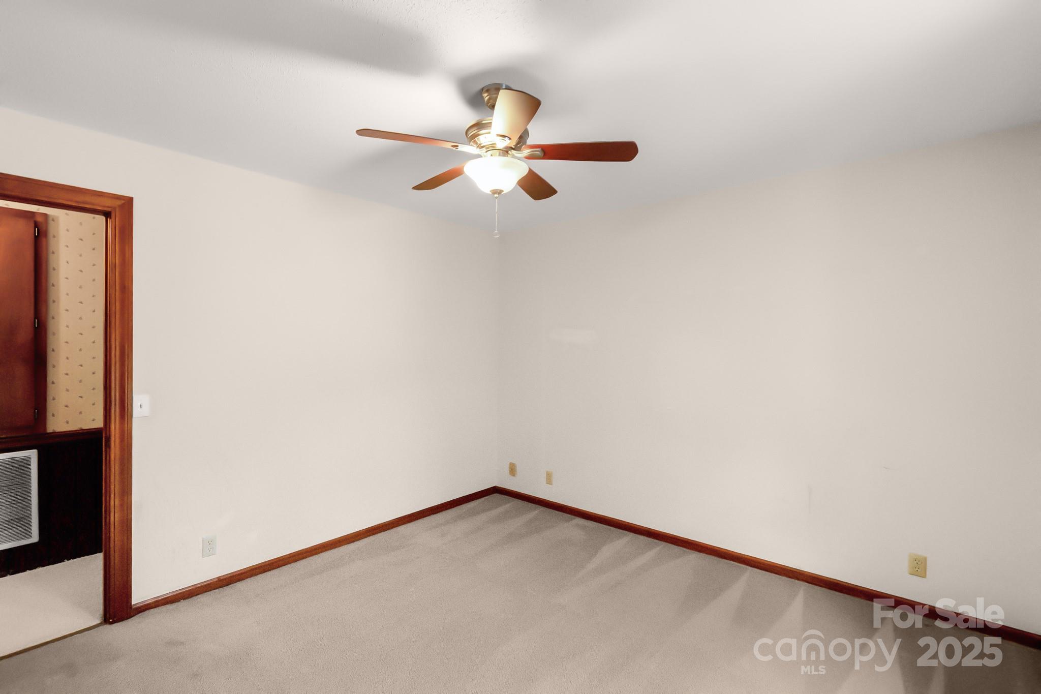304 West Street Property Photo 27