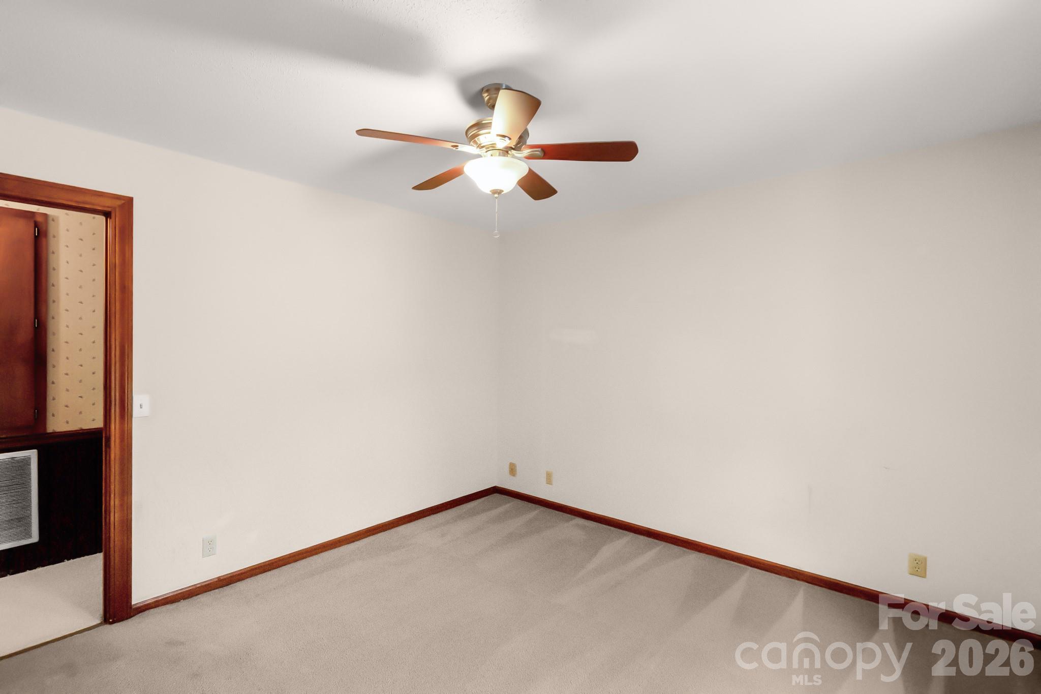 304 West Street Property Photo 27