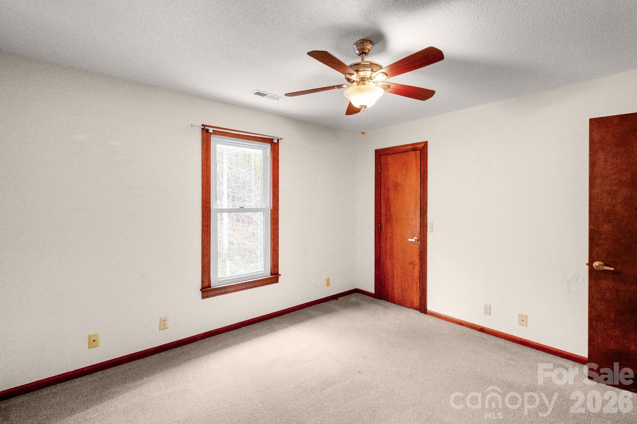 304 West Street Property Photo 29