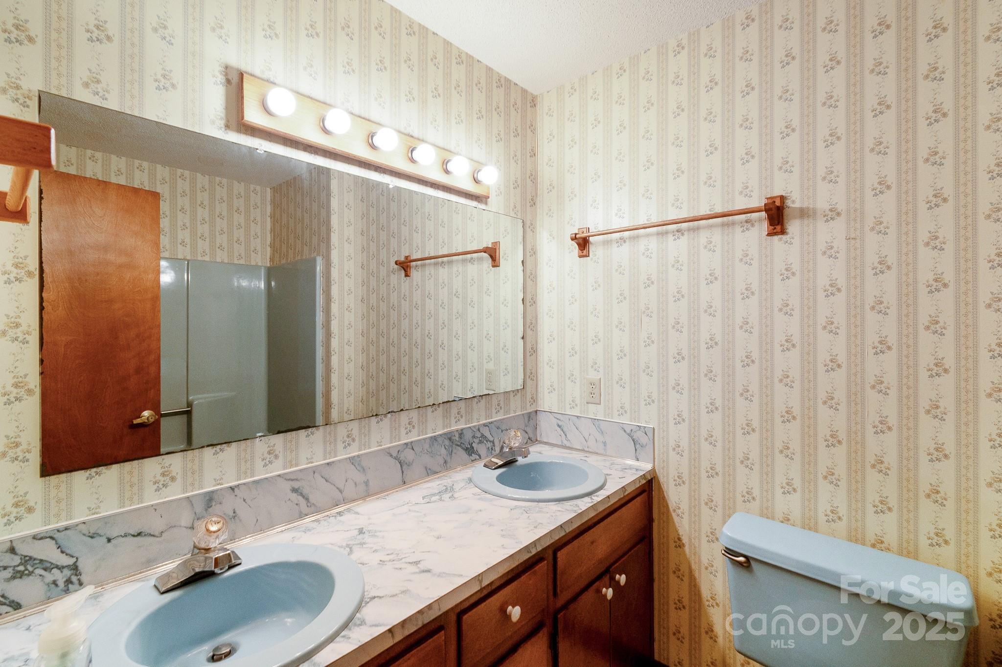 304 West Street Property Photo 31