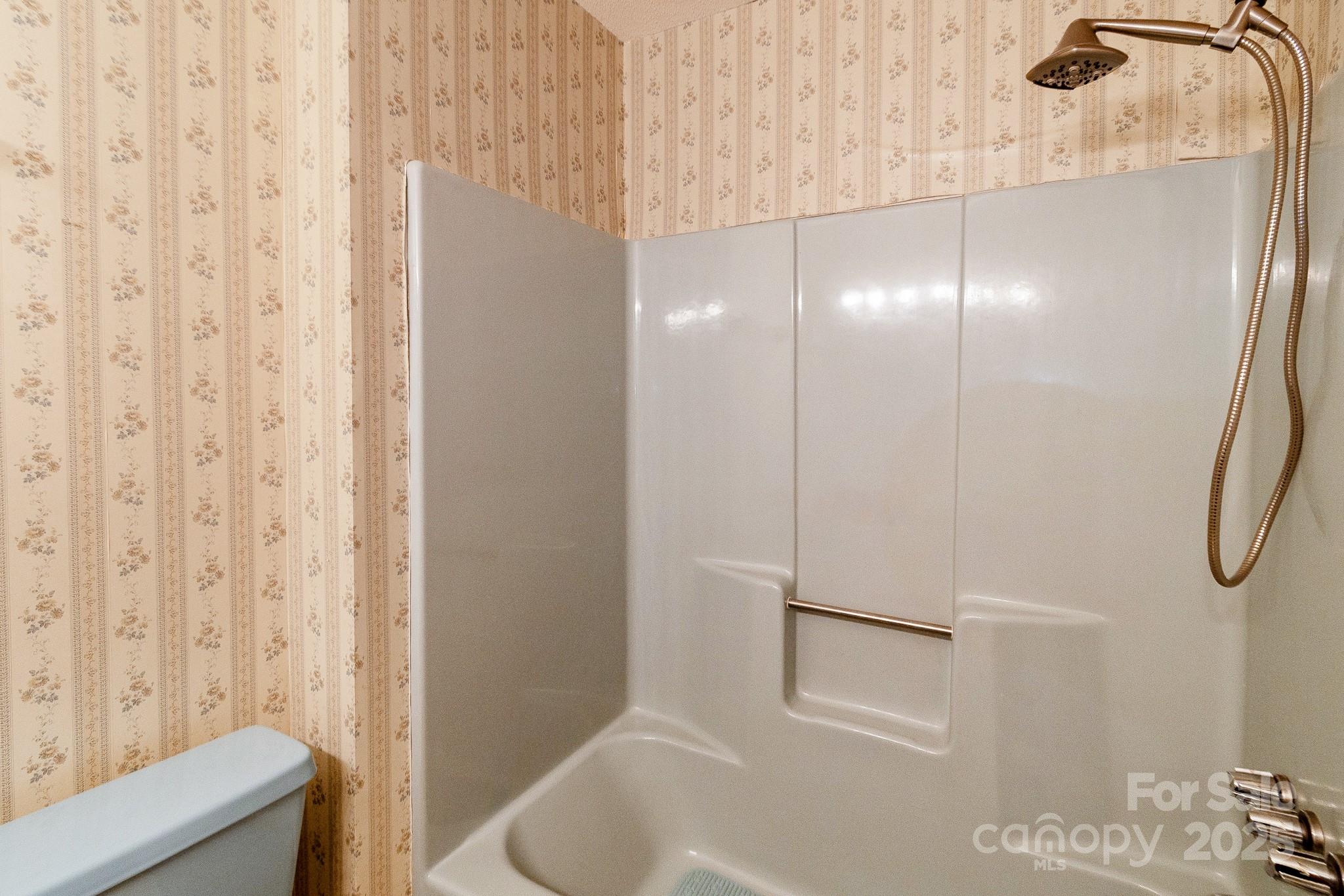 304 West Street Property Photo 32