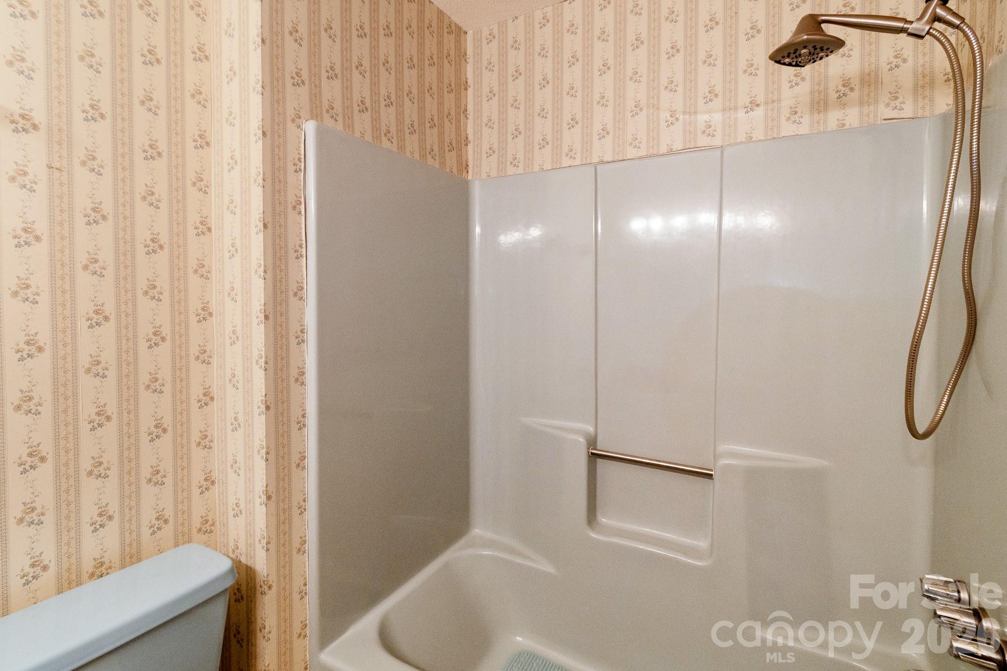 304 West Street Property Photo 32