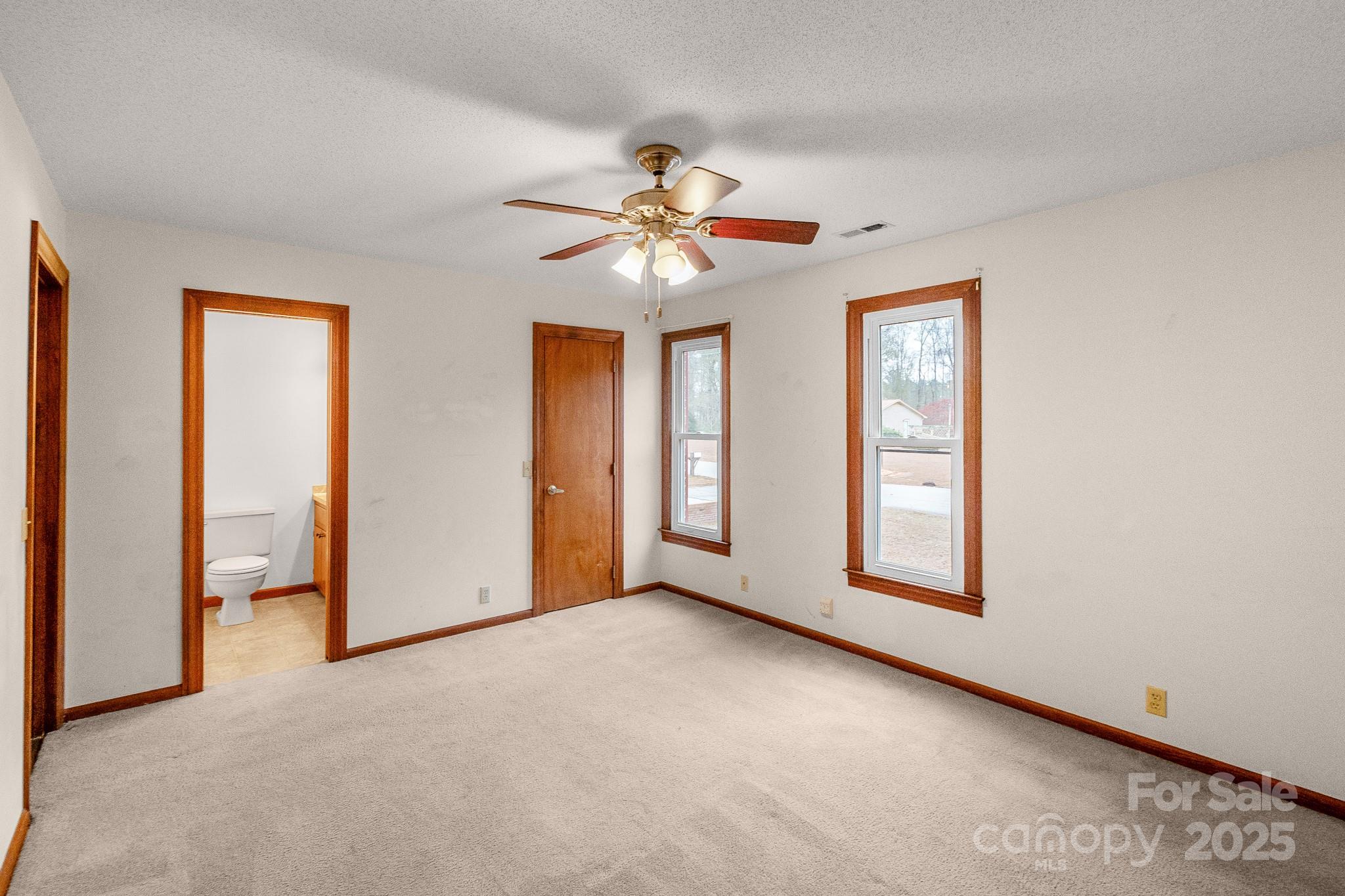 304 West Street Property Photo 34