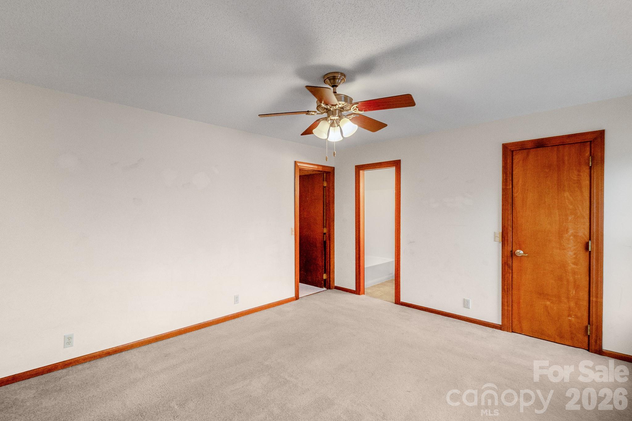 304 West Street Property Photo 36