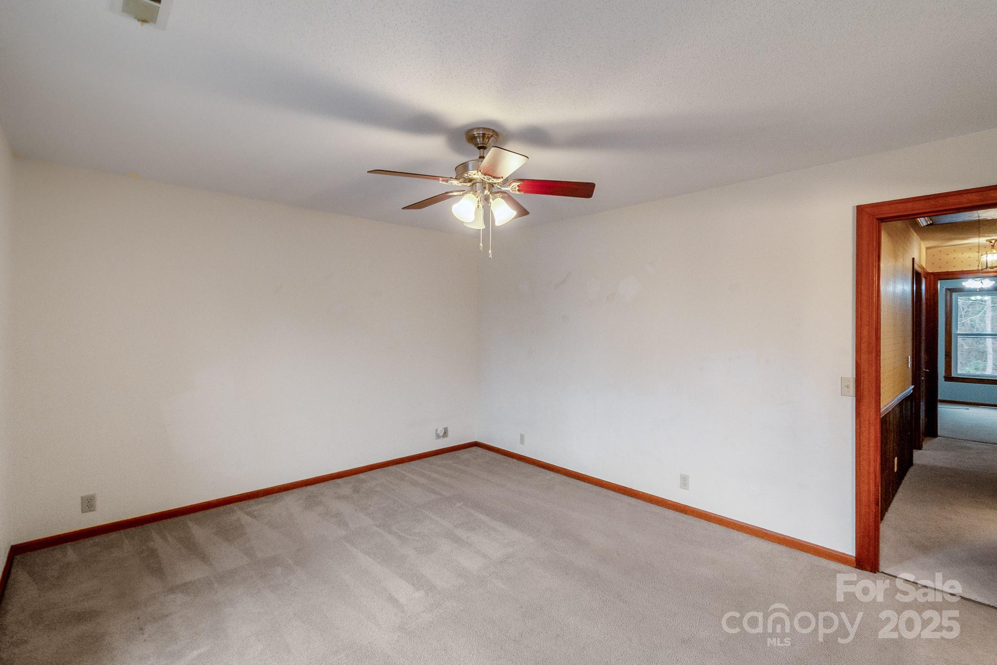 304 West Street Property Photo 37