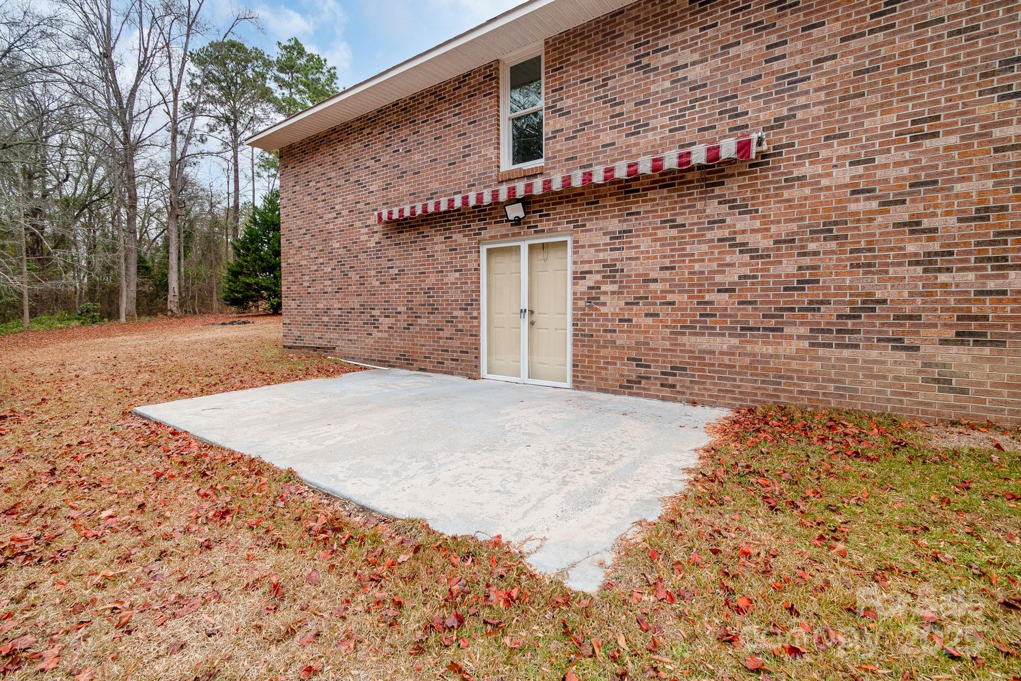 304 West Street Property Photo 43