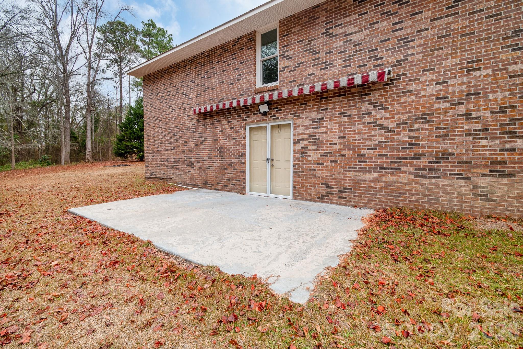 304 West Street Property Photo 43