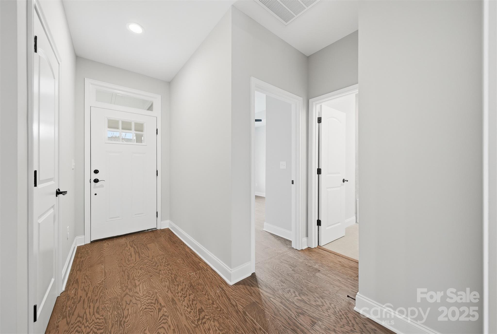 835a Wynnshire Drive Property Photo 2