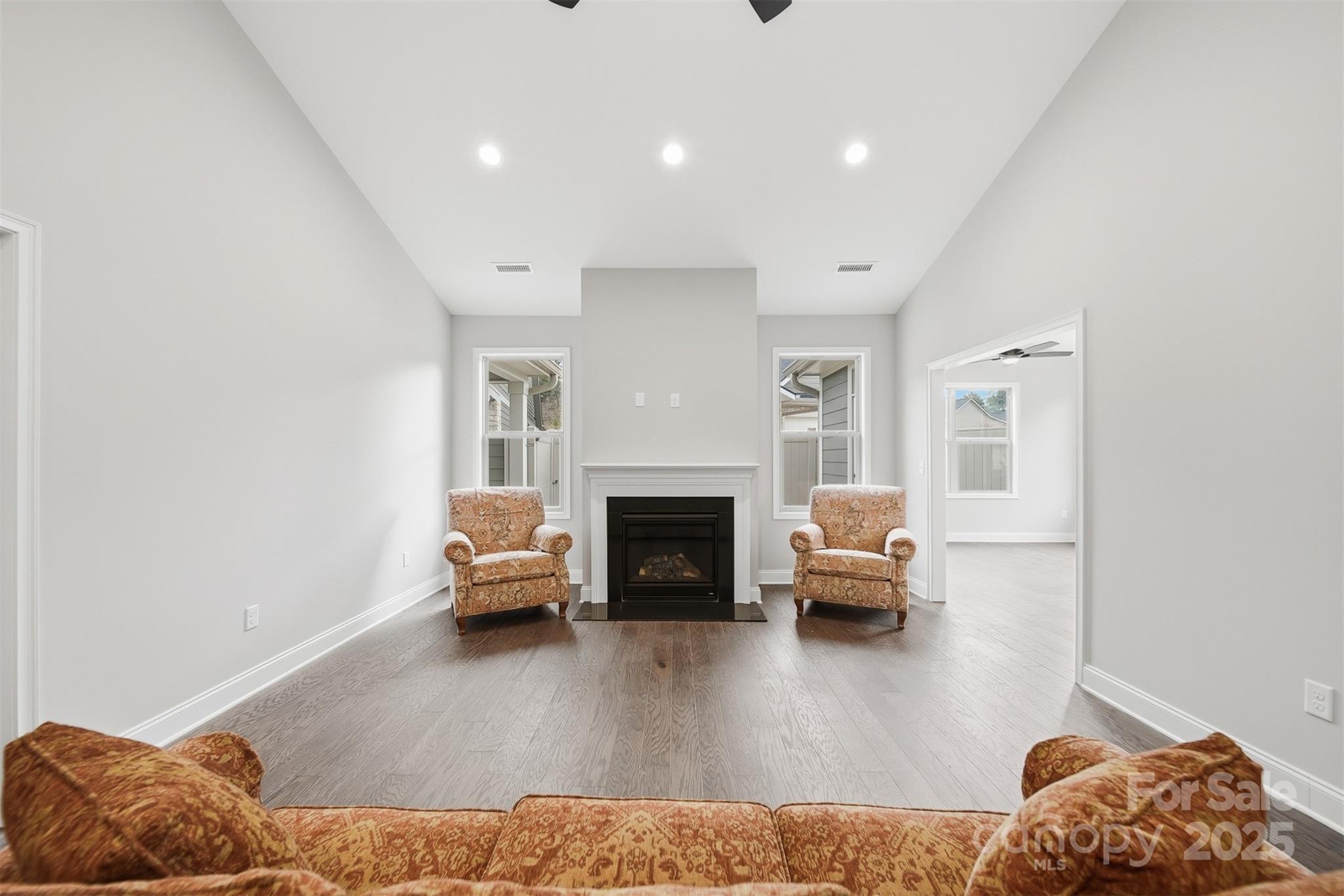 835a Wynnshire Drive Property Photo 3