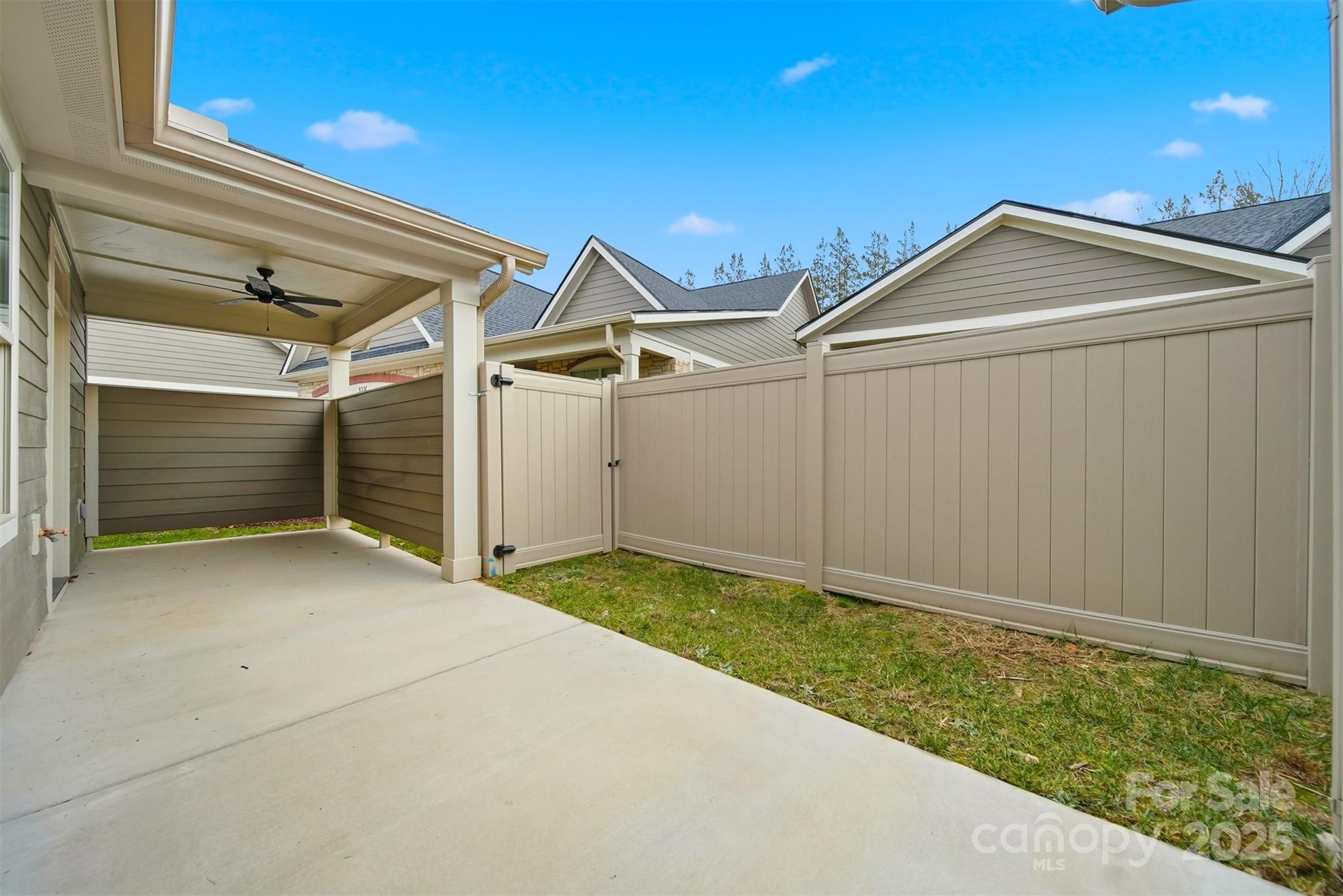 835a Wynnshire Drive Property Photo 7