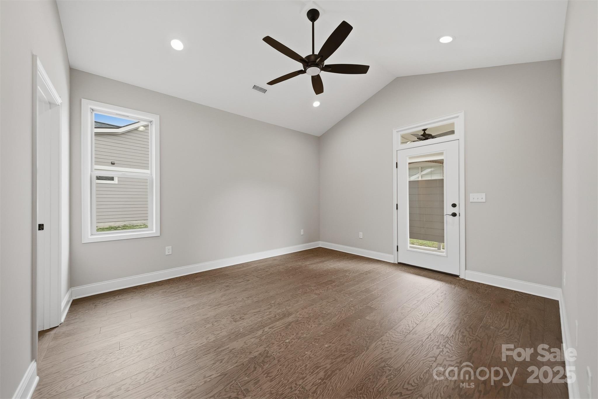 835a Wynnshire Drive Property Photo 8