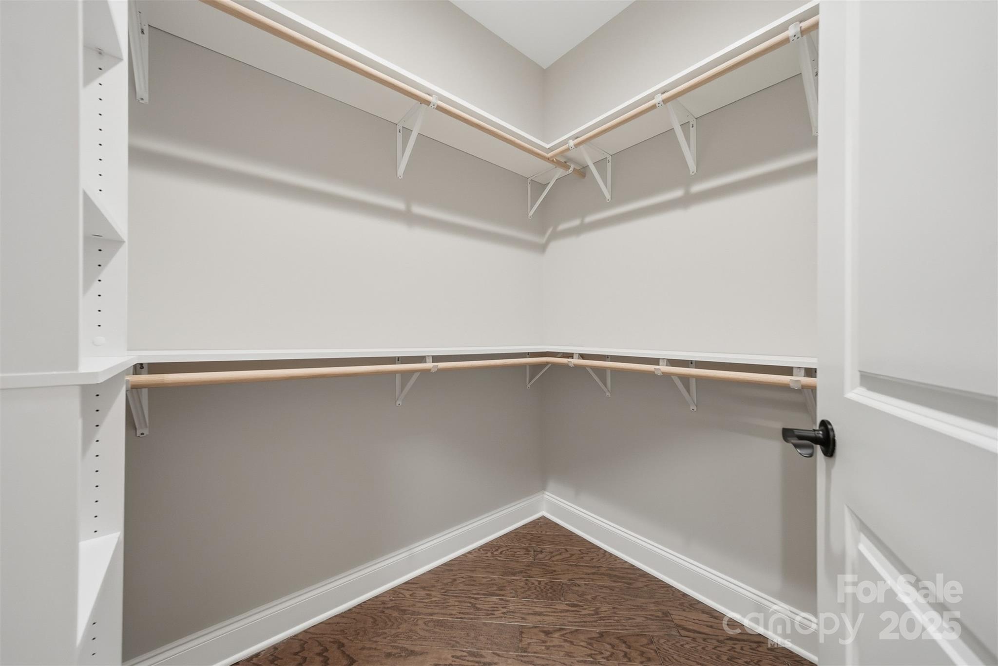 835a Wynnshire Drive Property Photo 10