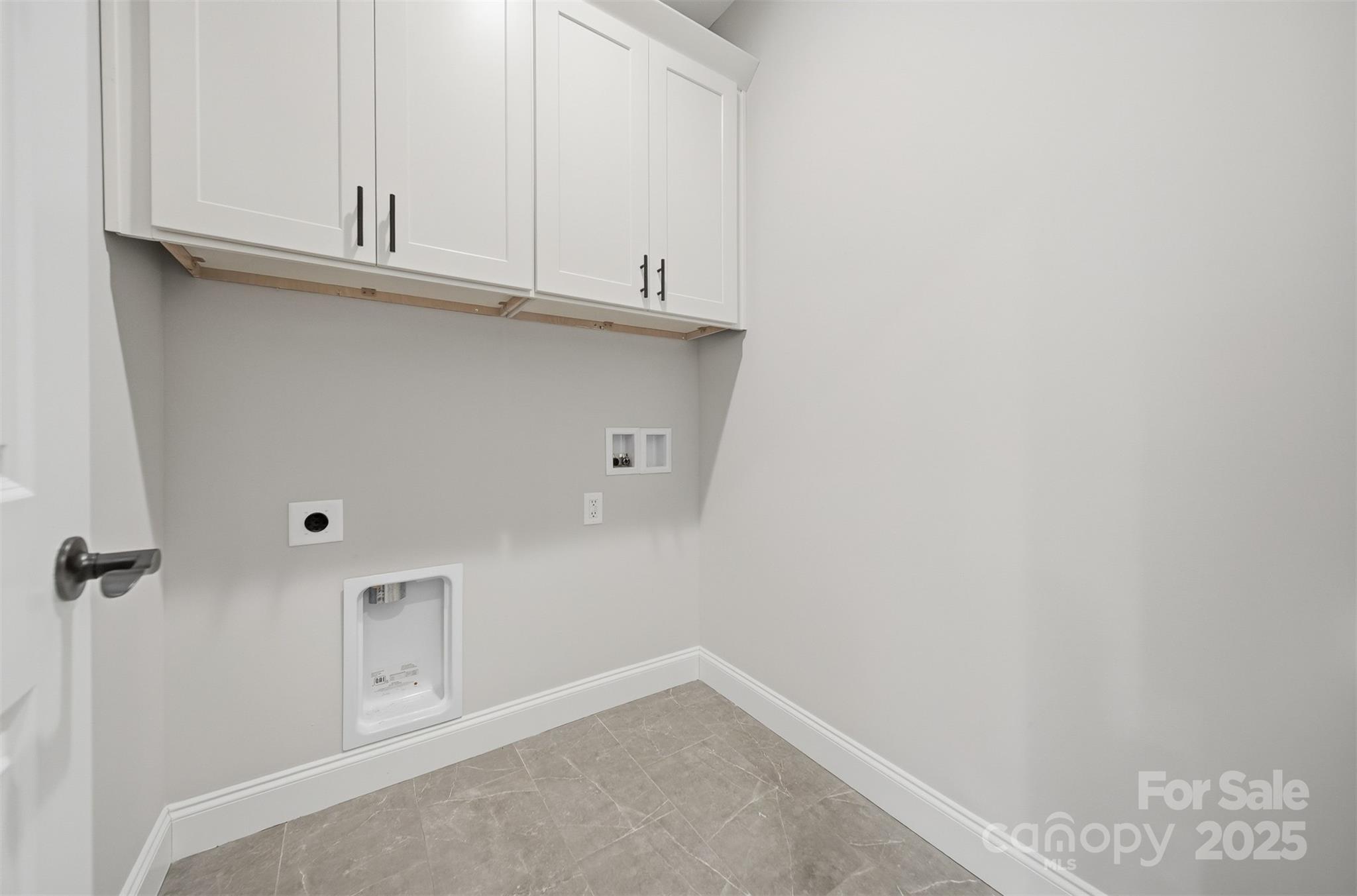 835a Wynnshire Drive Property Photo 14