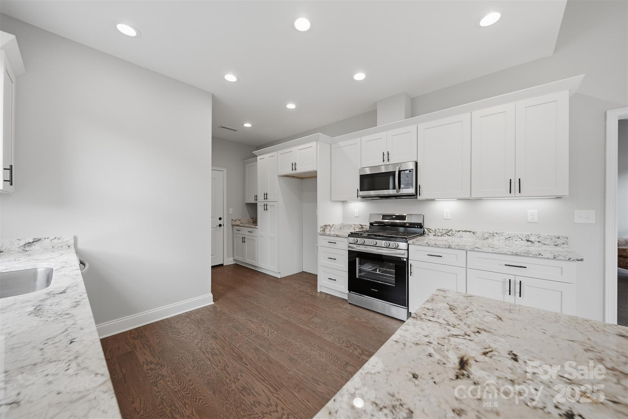 835a Wynnshire Drive Property Photo 26