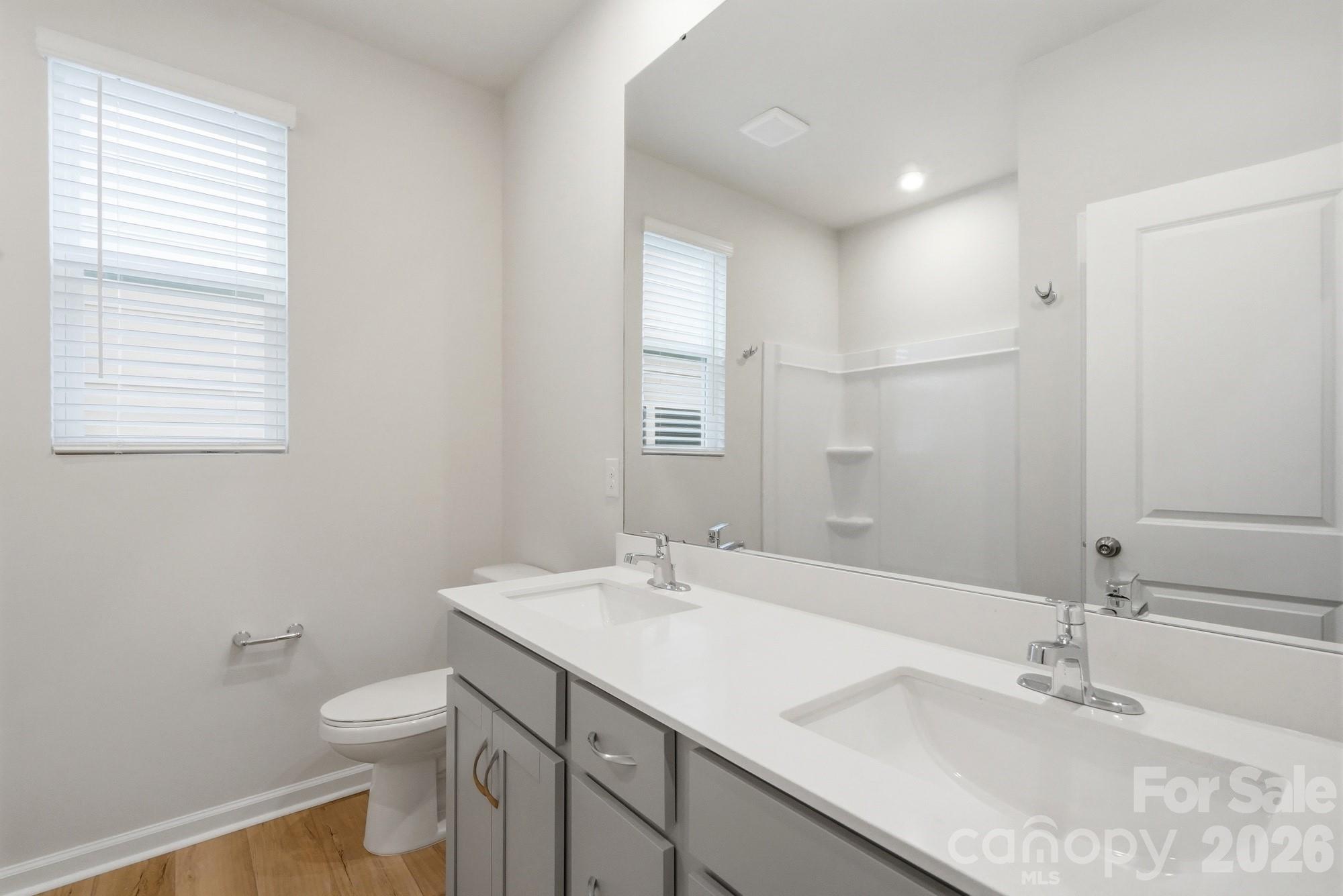 2713 Westmont Drive Property Photo 8