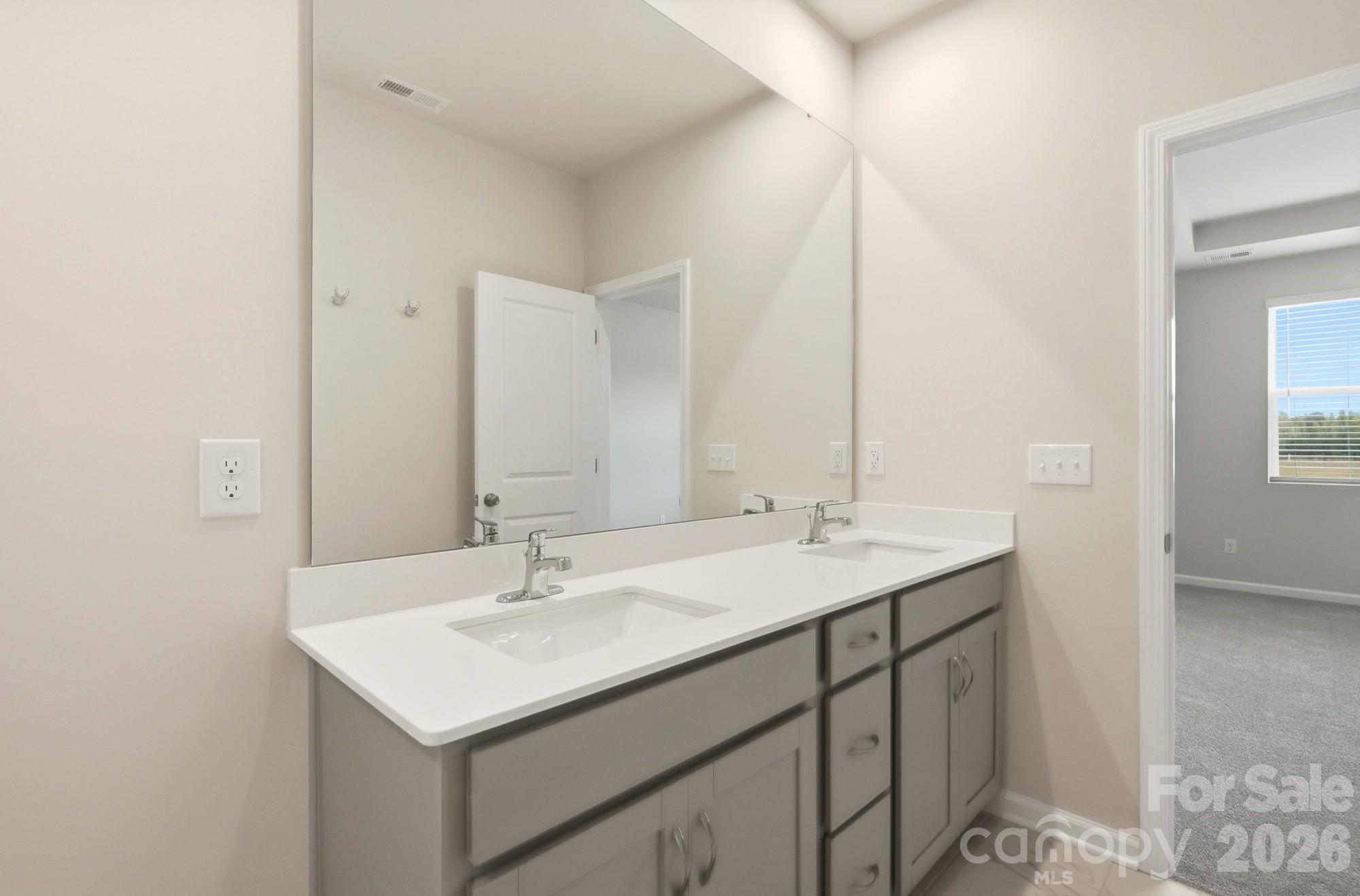 2713 Westmont Drive Property Photo 38
