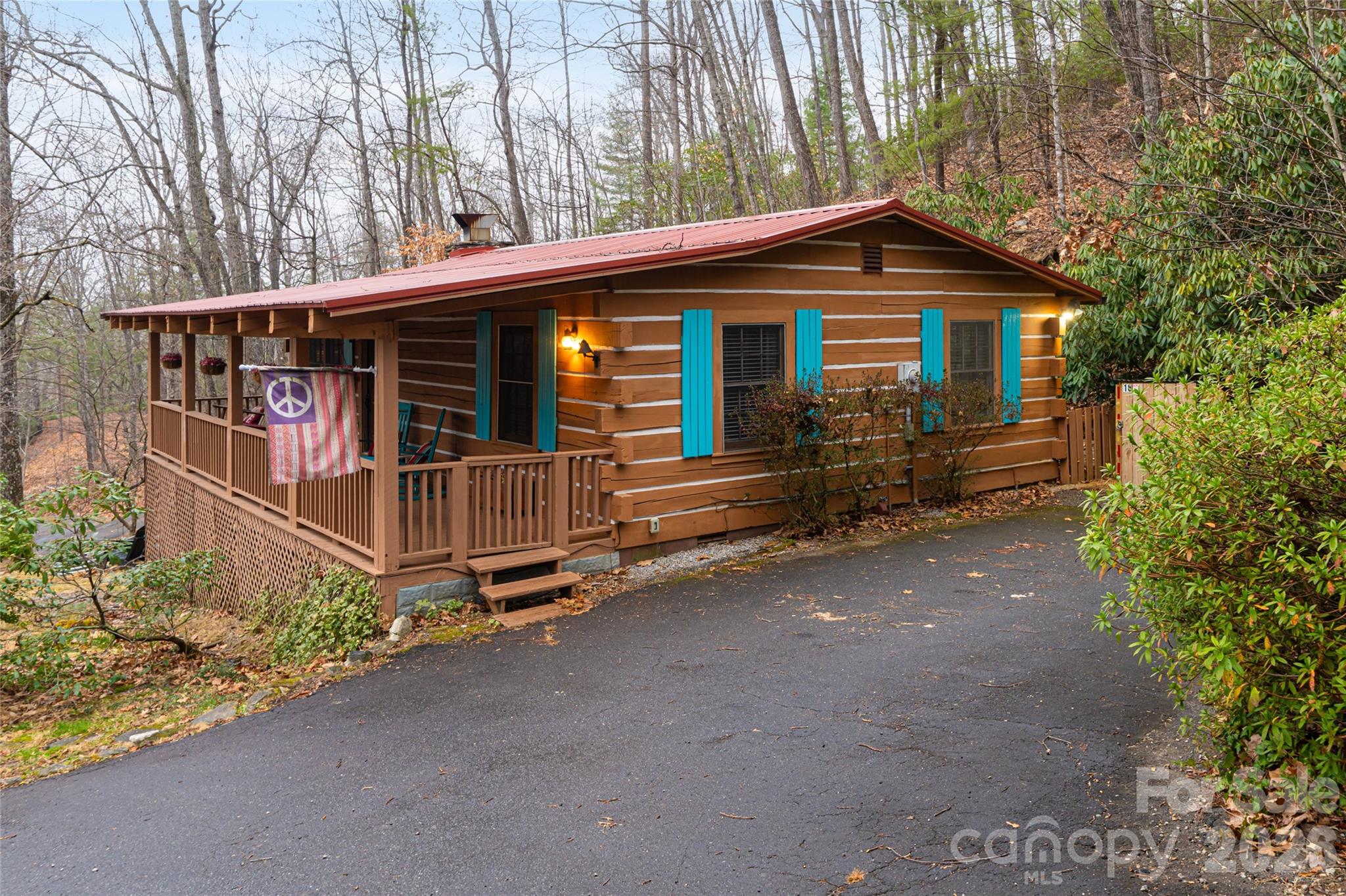 16 Rocky Glen Trail Property Photo 4