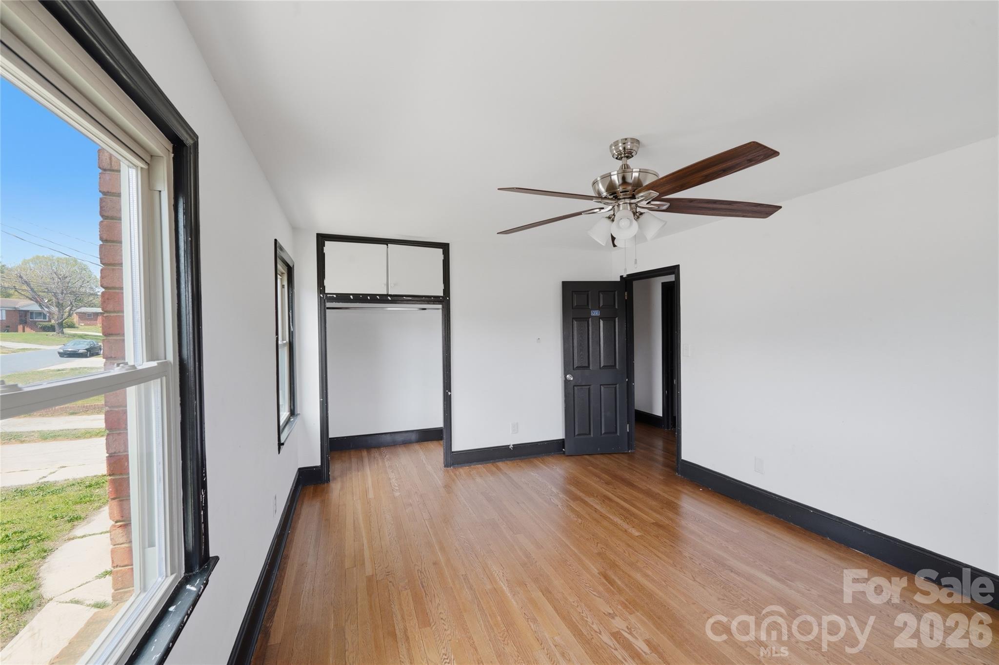1424 Dean Street Property Photo 4