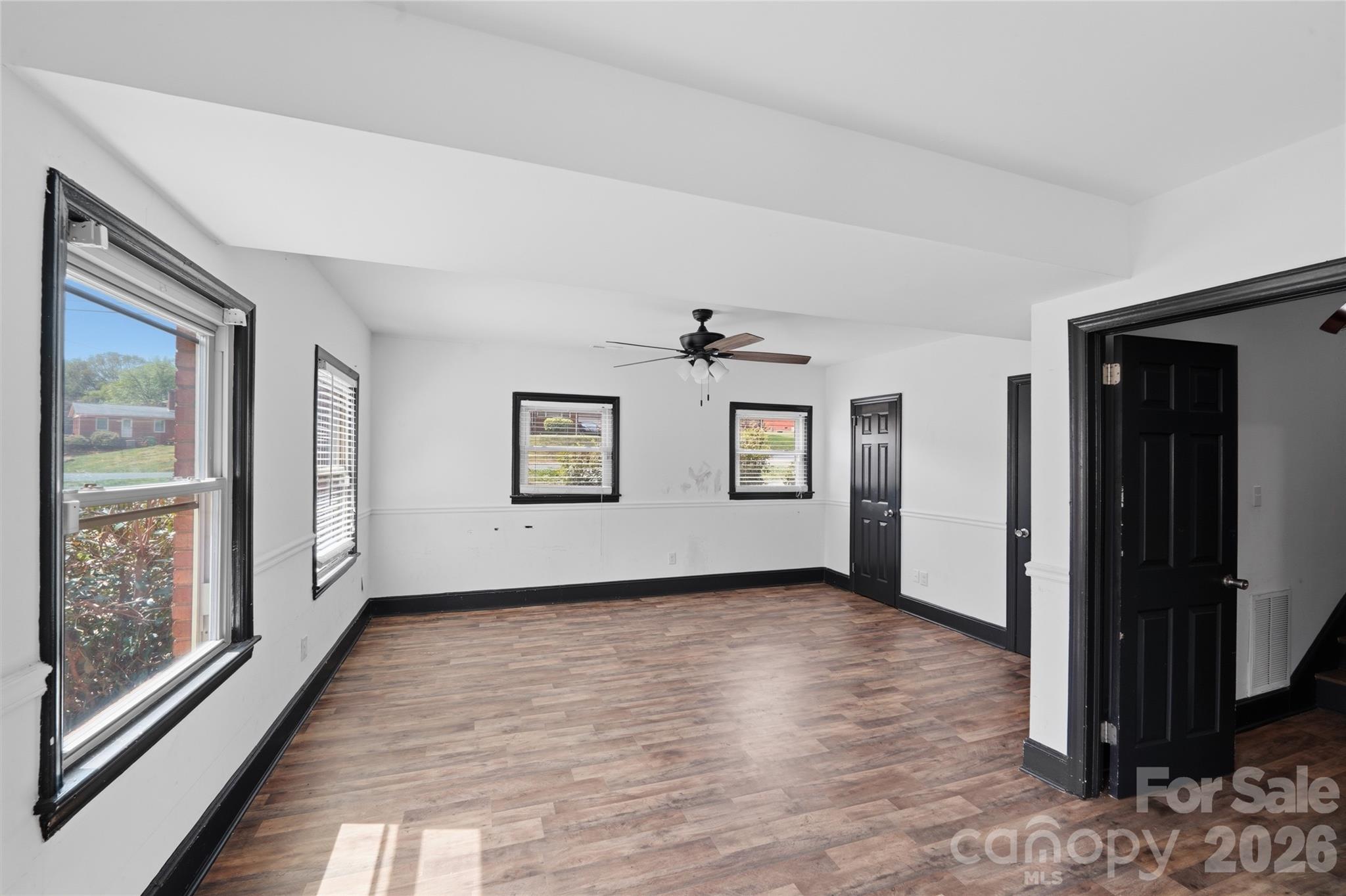 1424 Dean Street Property Photo 5