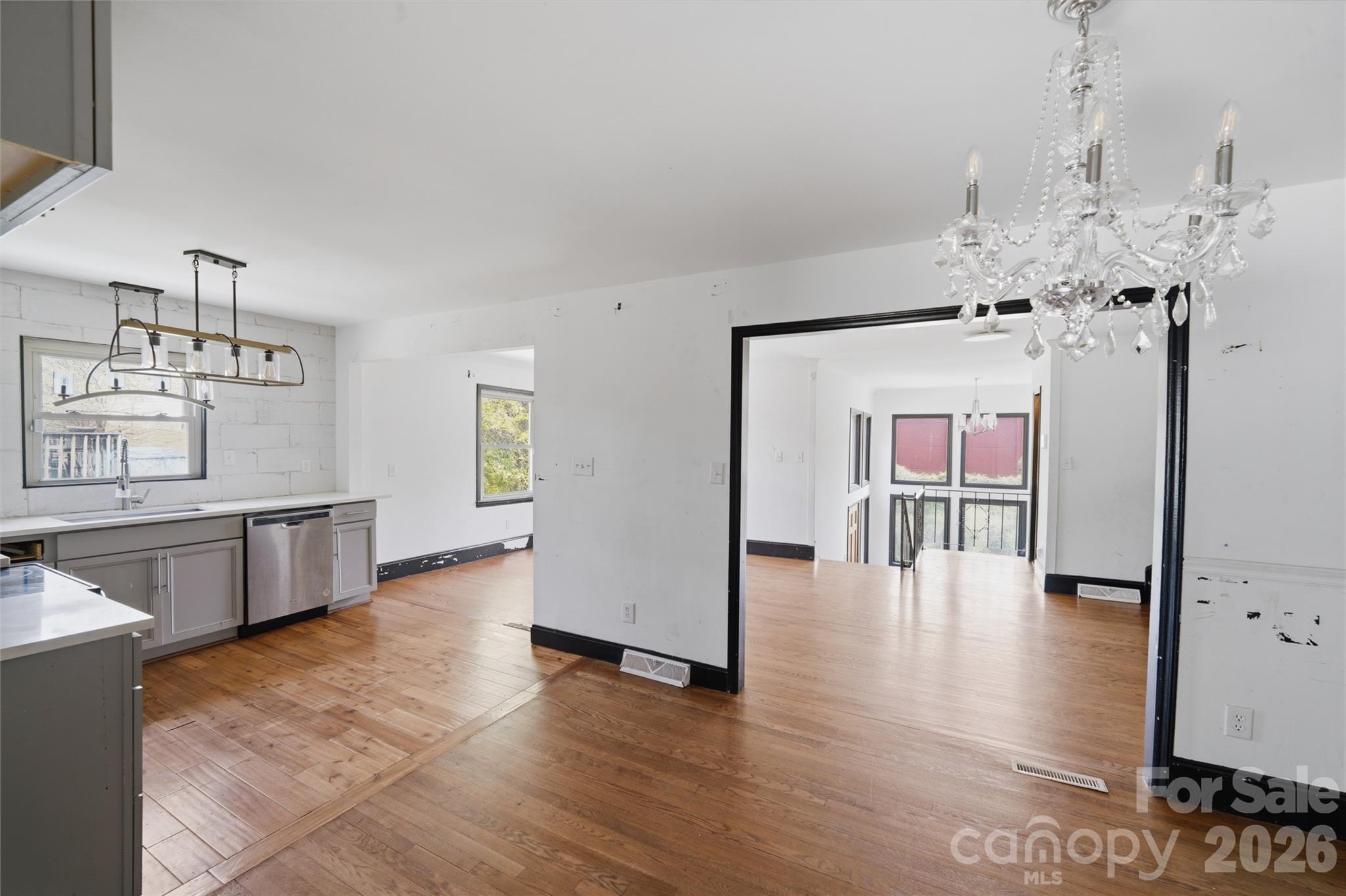1424 Dean Street Property Photo 8