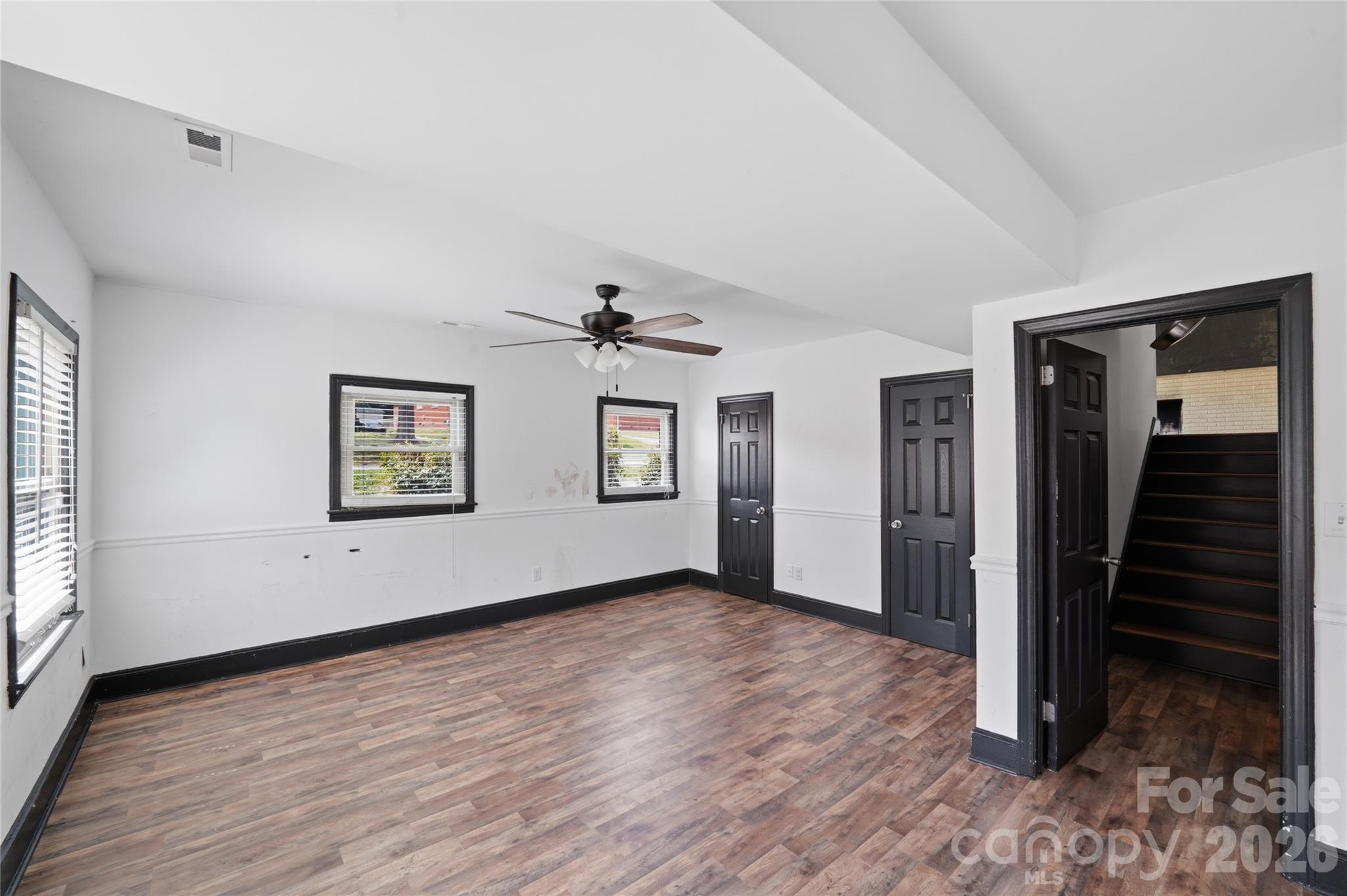 1424 Dean Street Property Photo 10