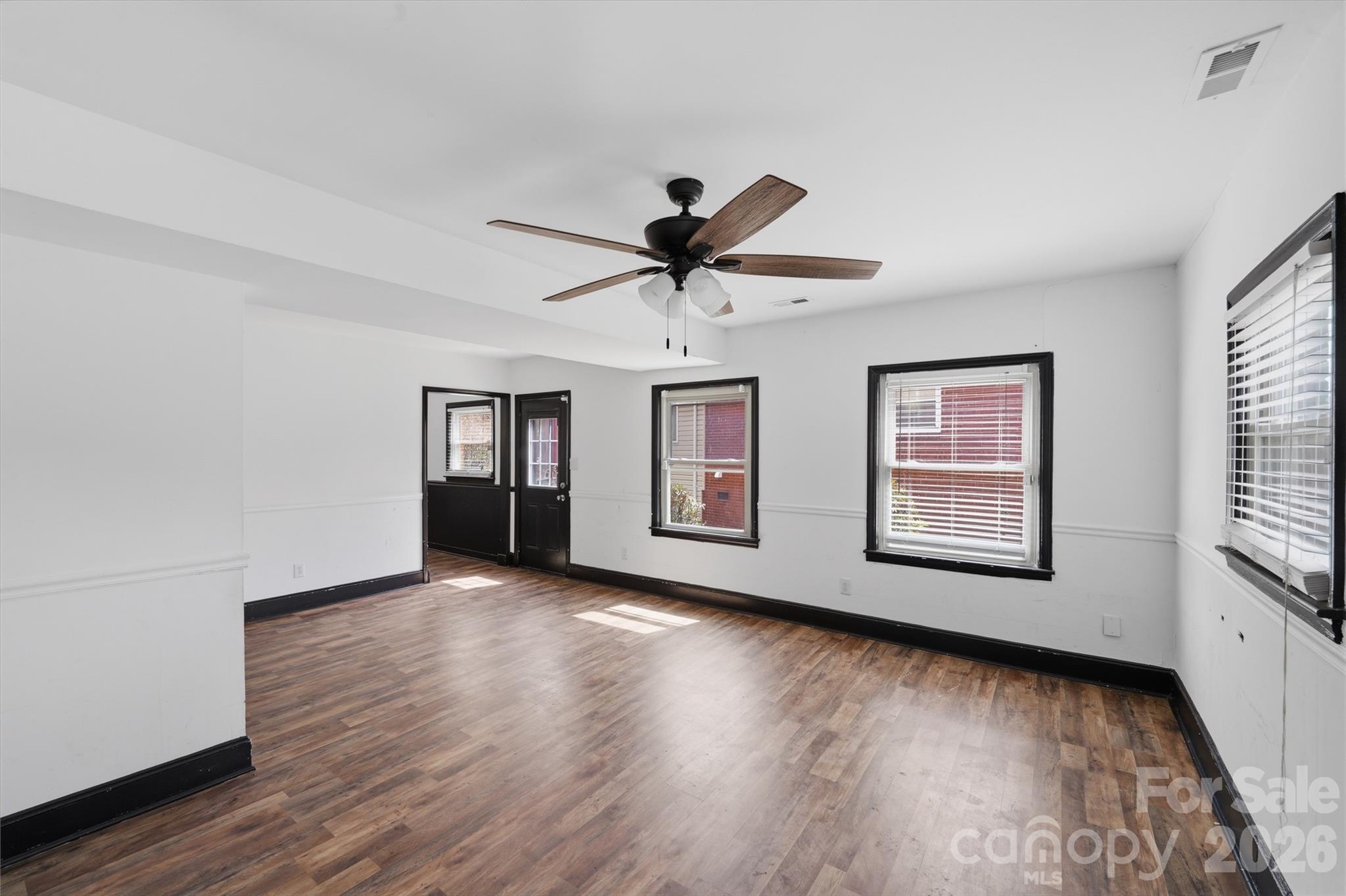 1424 Dean Street Property Photo 11