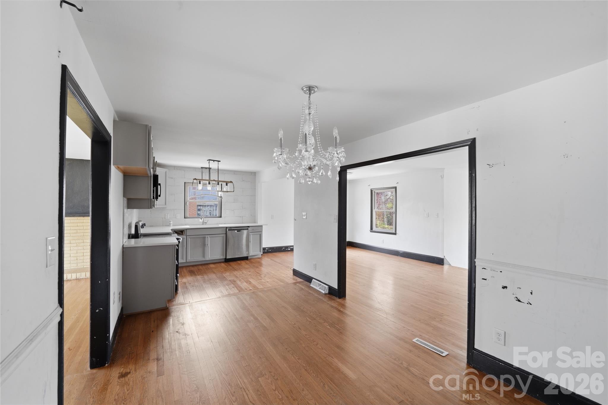 1424 Dean Street Property Photo 12
