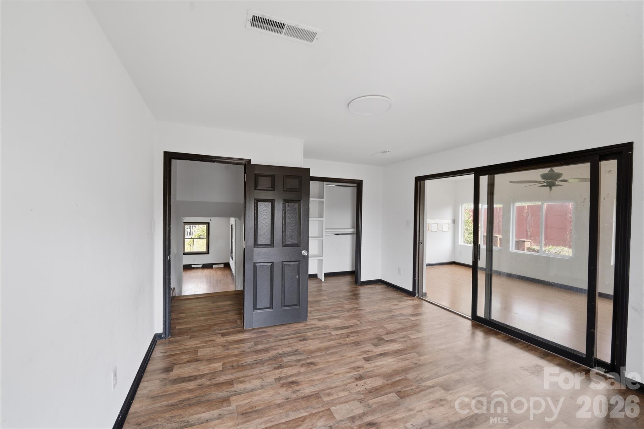 1424 Dean Street Property Photo 18